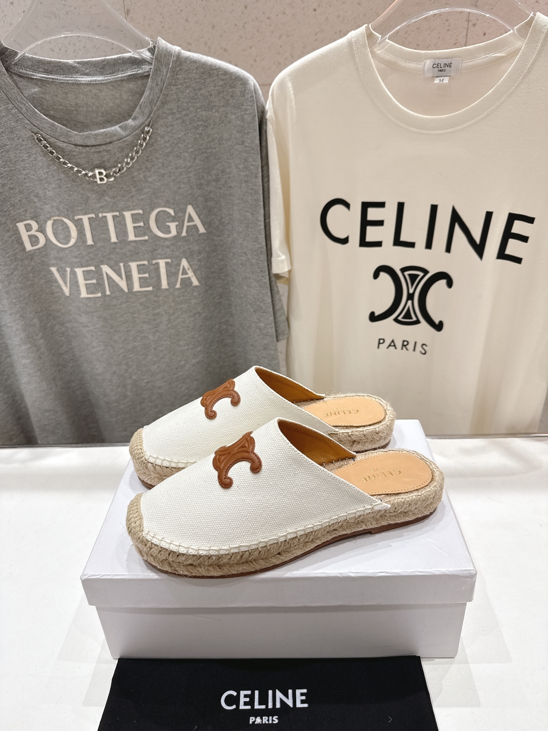 高版本出厂
 Celine*塞琳2025ss新款麻绳底渔夫鞋勃肯半托凉拖鞋高级感十足
网红ins种草神器