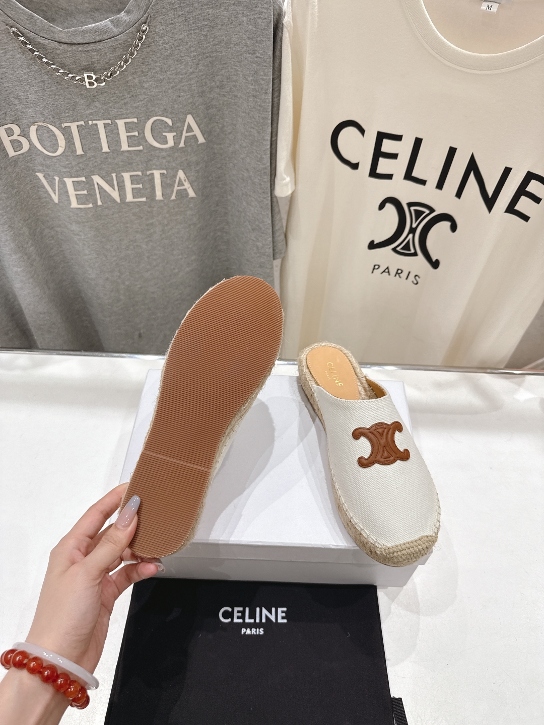 高版本出厂
 Celine*塞琳2025ss新款麻绳底渔夫鞋勃肯半托凉拖鞋高级感十足
网红ins种草神器