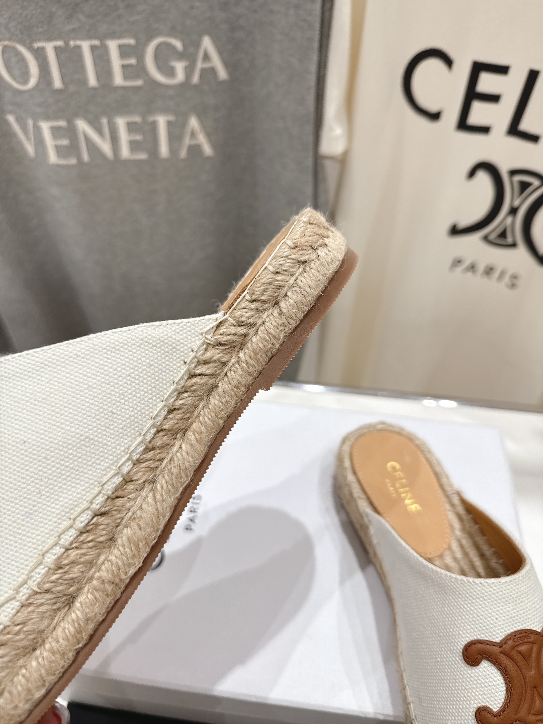 高版本出厂
 Celine*塞琳2025ss新款麻绳底渔夫鞋勃肯半托凉拖鞋高级感十足
网红ins种草神器