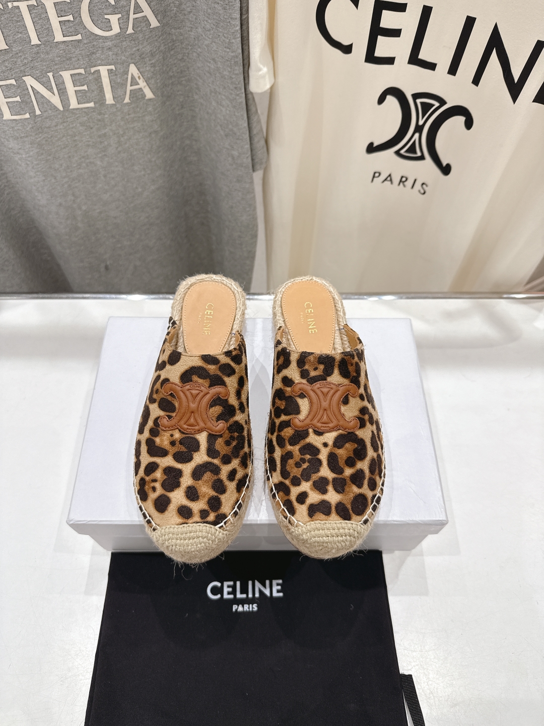 高版本出厂
 Celine*塞琳2025ss新款麻绳底渔夫鞋勃肯半托凉拖鞋高级感十足
网红ins种草神器
