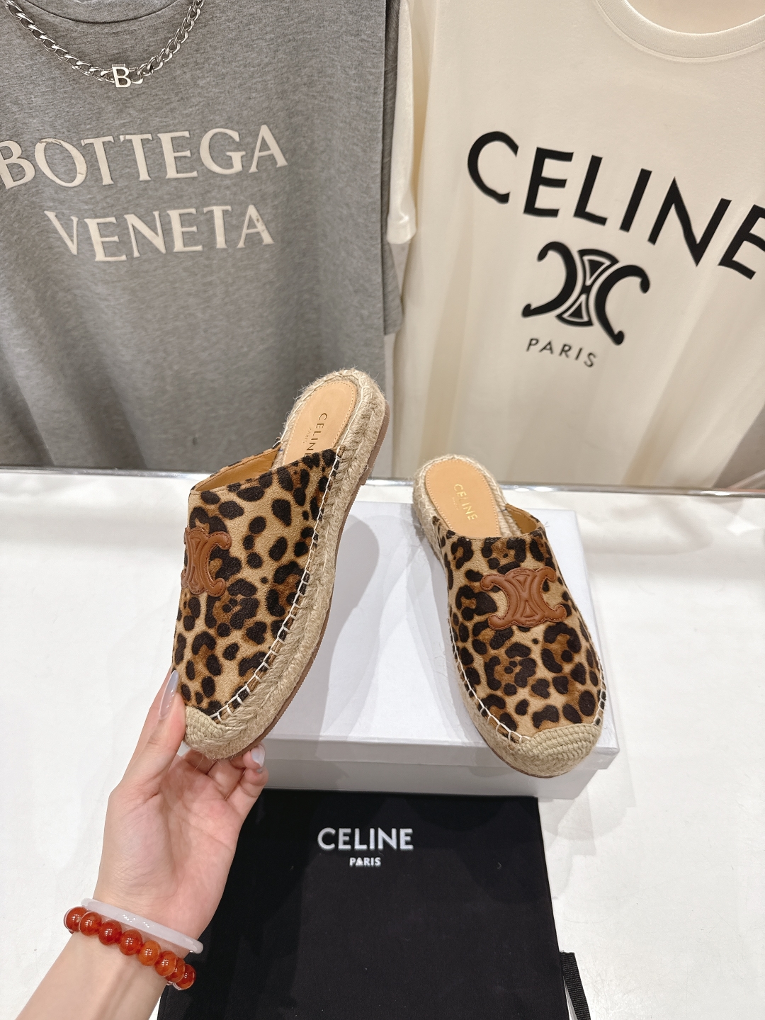 高版本出厂
 Celine*塞琳2025ss新款麻绳底渔夫鞋勃肯半托凉拖鞋高级感十足
网红ins种草神器