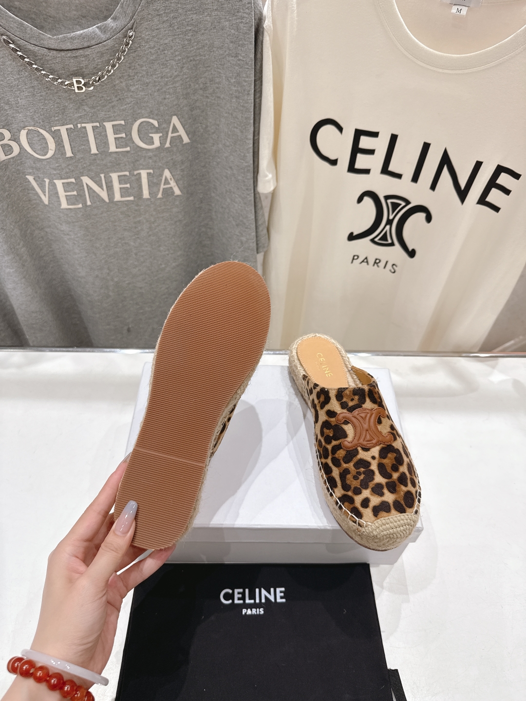 高版本出厂
 Celine*塞琳2025ss新款麻绳底渔夫鞋勃肯半托凉拖鞋高级感十足
网红ins种草神器