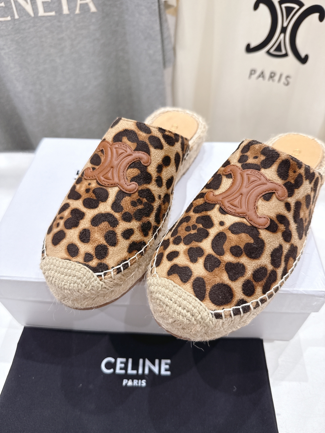 高版本出厂
 Celine*塞琳2025ss新款麻绳底渔夫鞋勃肯半托凉拖鞋高级感十足
网红ins种草神器