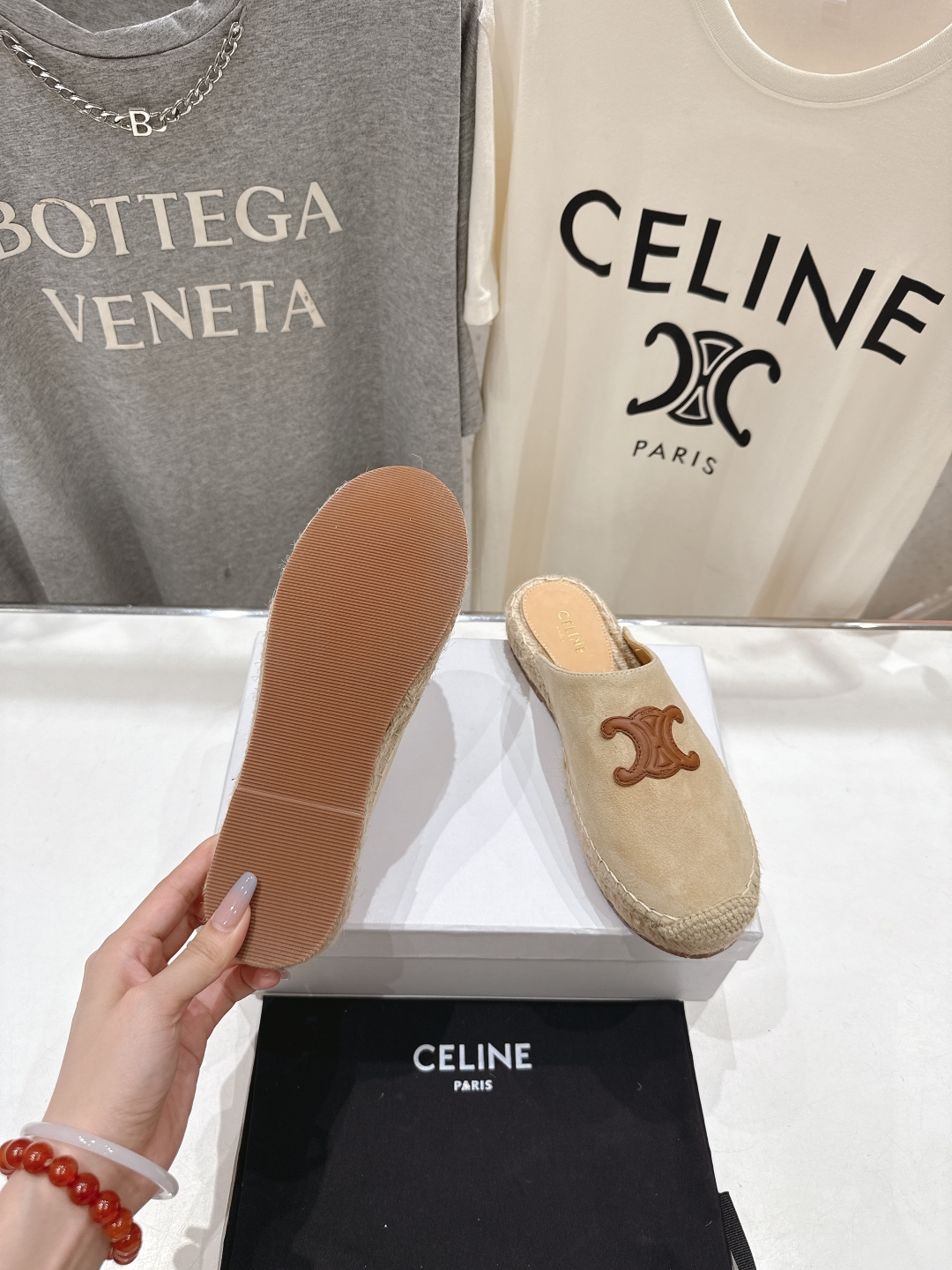 高版本出厂
 Celine*塞琳2025ss新款麻绳底渔夫鞋勃肯半托凉拖鞋高级感十足
网红ins种草神器