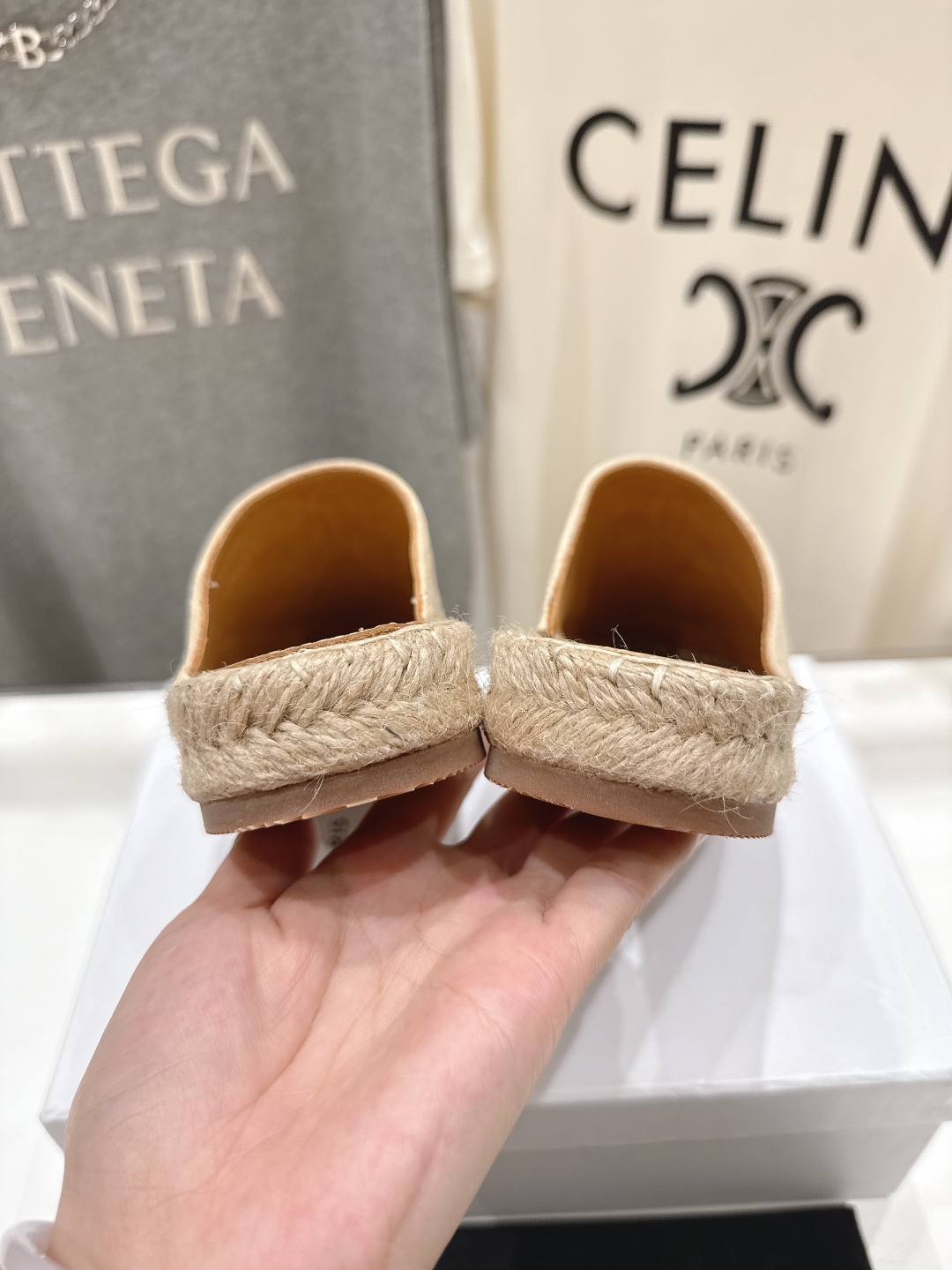高版本出厂
 Celine*塞琳2025ss新款麻绳底渔夫鞋勃肯半托凉拖鞋高级感十足
网红ins种草神器
