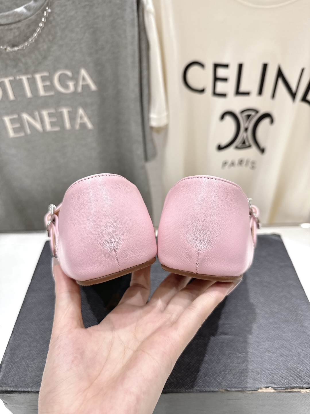 高版本出厂
 独家新品 Alaia 阿莱亚25ss/ 走秀款平底网面鞋芭蕾舞鞋 最近超火的一款平底鞋

