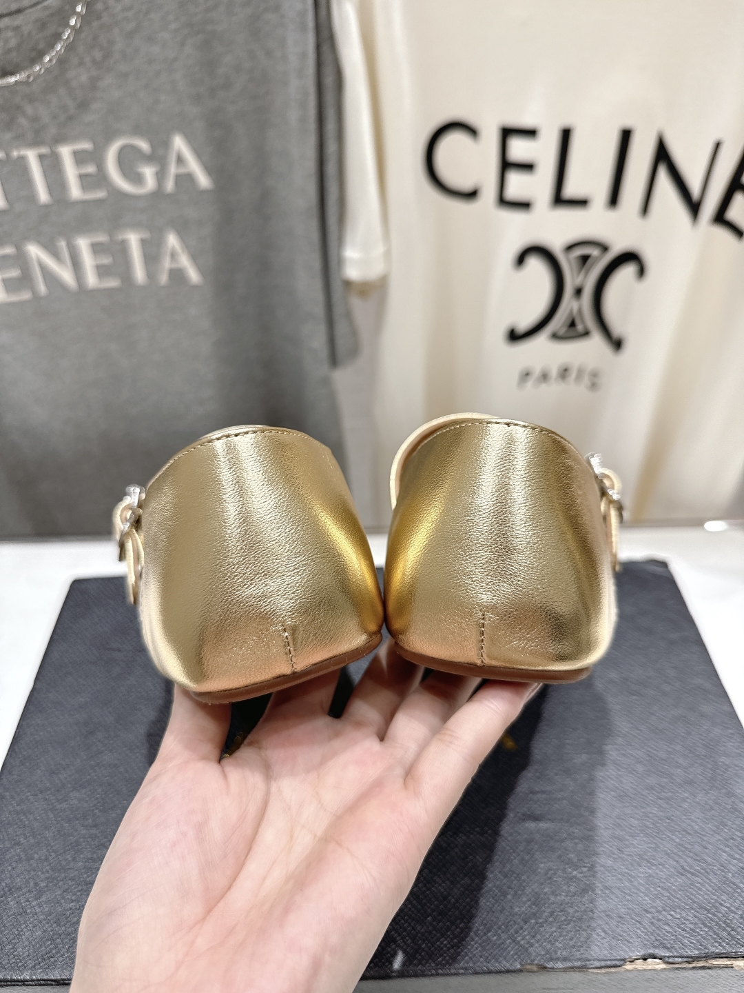 高版本出厂
 独家新品 Alaia 阿莱亚25ss/ 走秀款平底网面鞋芭蕾舞鞋 最近超火的一款平底鞋


