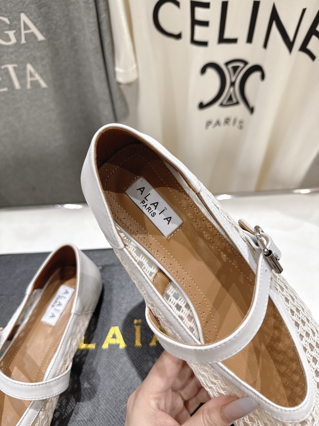 高版本出厂
 独家新品 Alaia 阿莱亚25ss/ 走秀款平底网面鞋芭蕾舞鞋 最近超火的一款平底鞋

