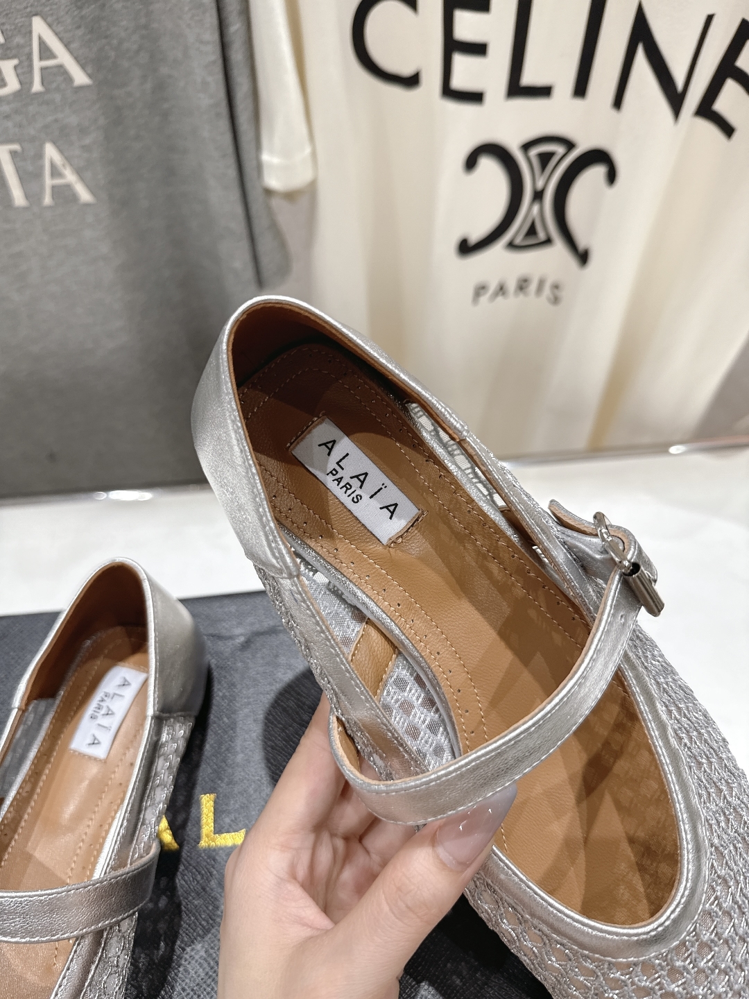 高版本出厂
 独家新品 Alaia 阿莱亚25ss/ 走秀款平底网面鞋芭蕾舞鞋 最近超火的一款平底鞋

