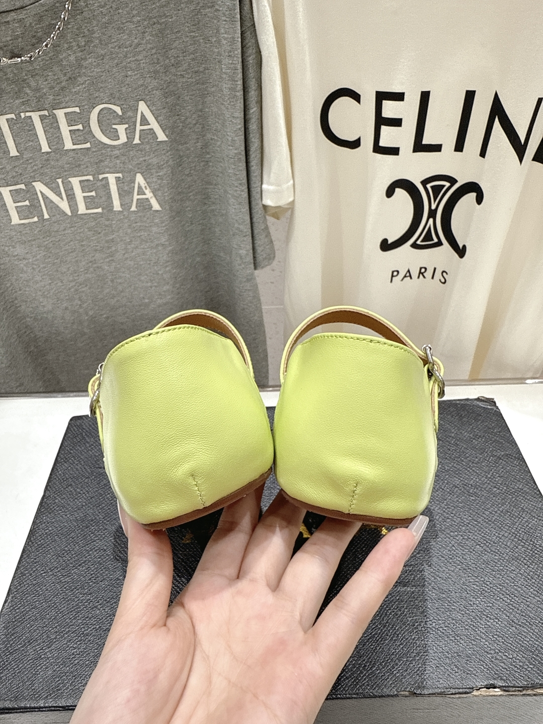 高版本出厂
 独家新品 Alaia 阿莱亚25ss/ 走秀款平底网面鞋芭蕾舞鞋 最近超火的一款平底鞋

