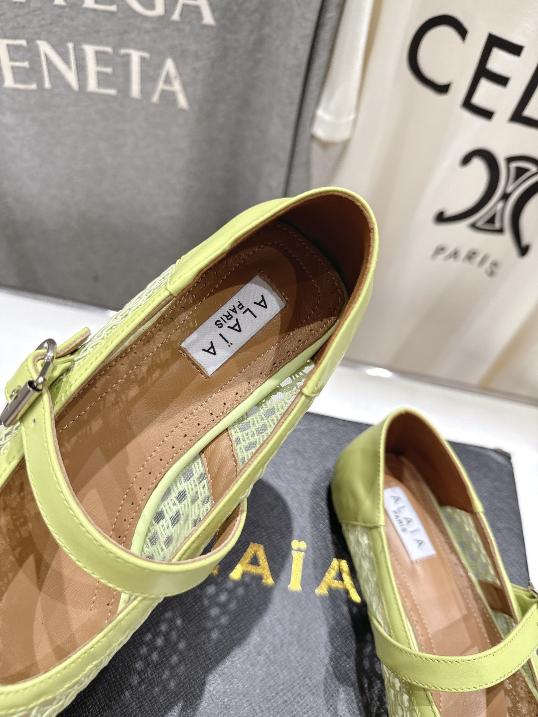 高版本出厂
 独家新品 Alaia 阿莱亚25ss/ 走秀款平底网面鞋芭蕾舞鞋 最近超火的一款平底鞋

