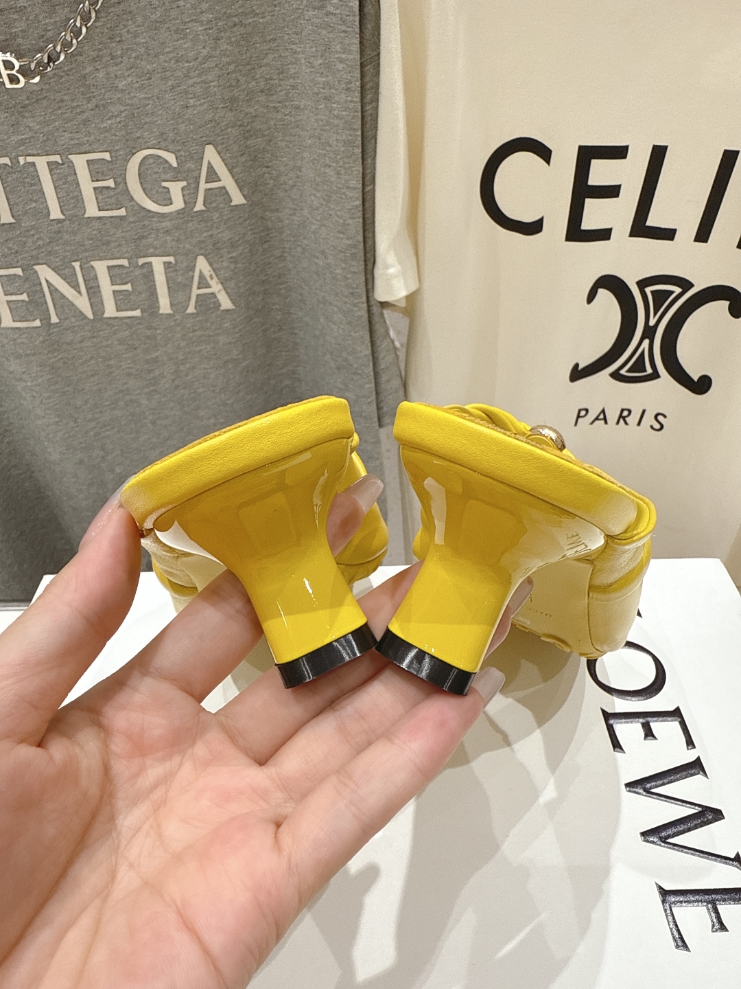 高版本出厂  高跟   
 LOEWE罗意威2025ss新款超软超舒适高跟半拖玛丽珍乐福鞋芭蕾舞鞋，国外