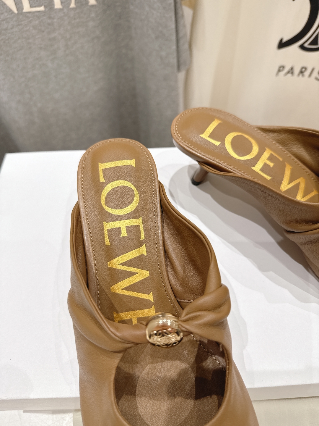 高版本出厂  高跟   
 LOEWE罗意威2025ss新款超软超舒适高跟半拖玛丽珍乐福鞋芭蕾舞鞋，国外