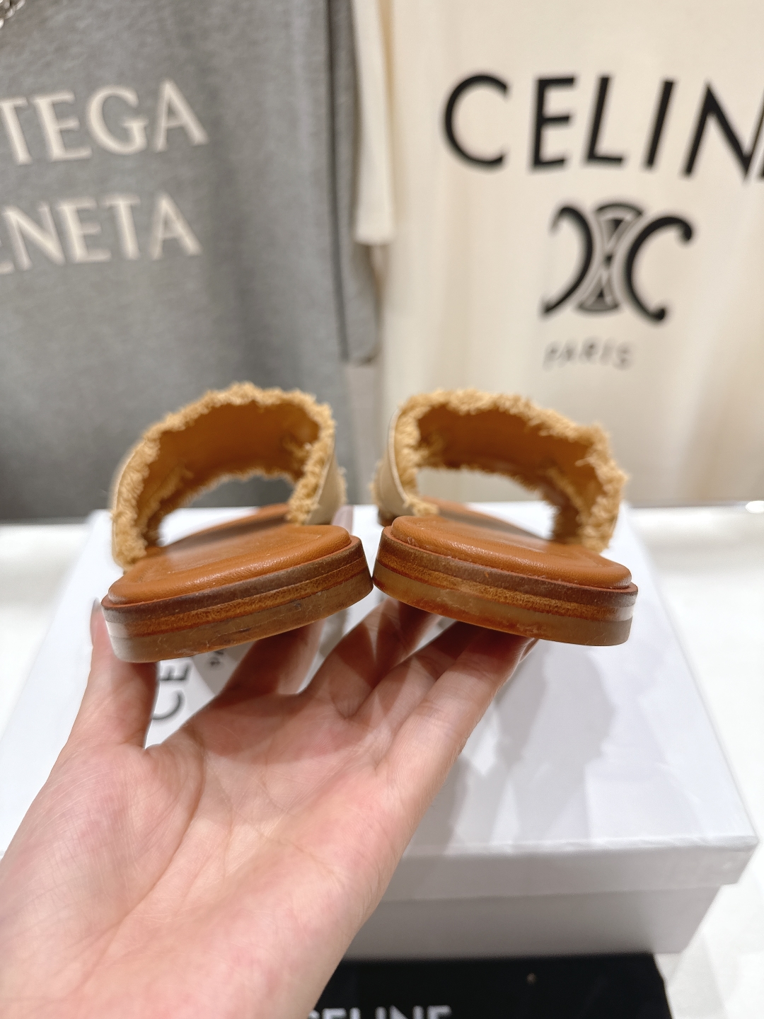 高版本出厂
 Celine*塞琳2025ss思琳初夏新款凯旋门Logo凉拖鞋
高级感十足  网红ins种
