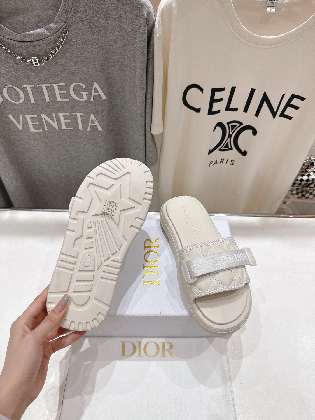 高版本出厂
  Dior*迪奥D家2025ss夏季新款仙女风厚底魔术贴拖鞋

11原版复刻 市面上最高版