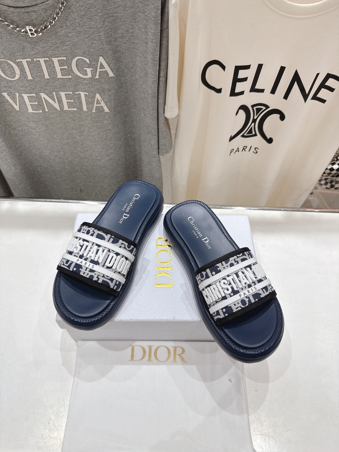 高版本出厂
  Dior*迪奥D家2025ss夏季新款仙女风厚底魔术贴拖鞋

11原版复刻 市面上最高版
