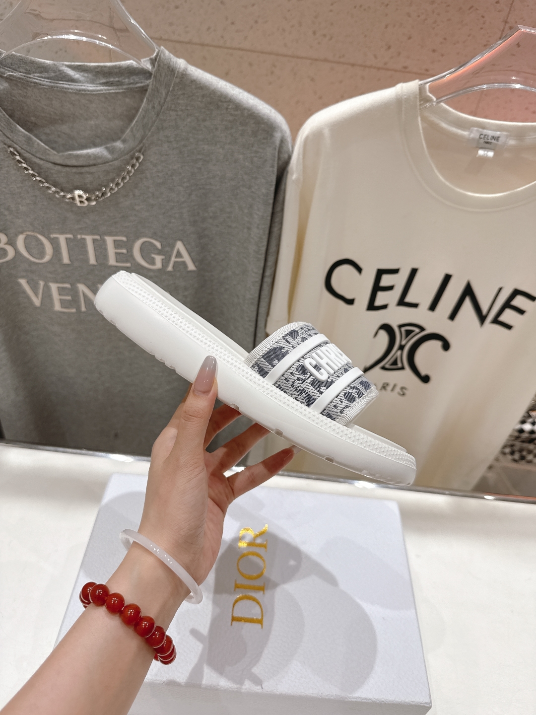 高版本出厂
  Dior*迪奥D家2025ss夏季新款仙女风厚底魔术贴拖鞋

11原版复刻 市面上最高版