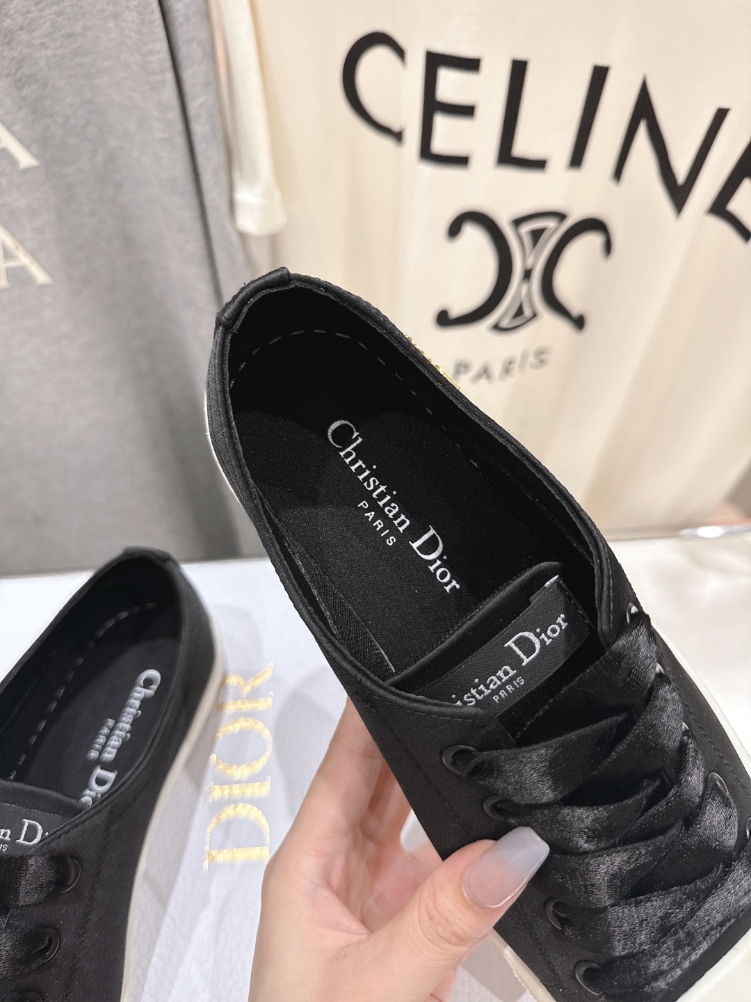 高版本出厂
  Dior/迪奥D家2025ss新款系带真丝帆布鞋休闲鞋
原版购入开发 做货 这款真丝面休