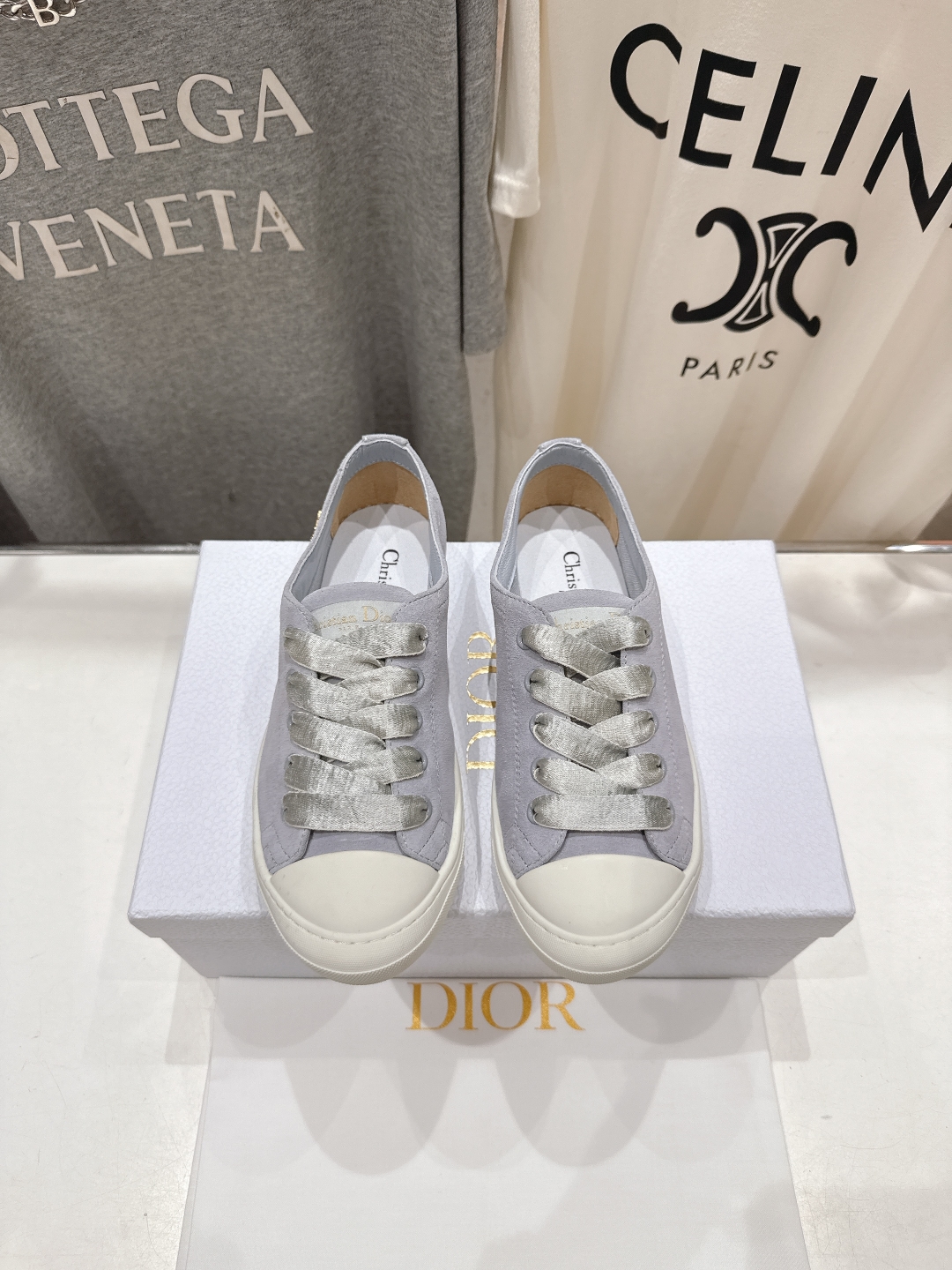 高版本出厂
  Dior/迪奥D家2025ss新款系带真丝帆布鞋休闲鞋
原版购入开发 做货 这款真丝面休
