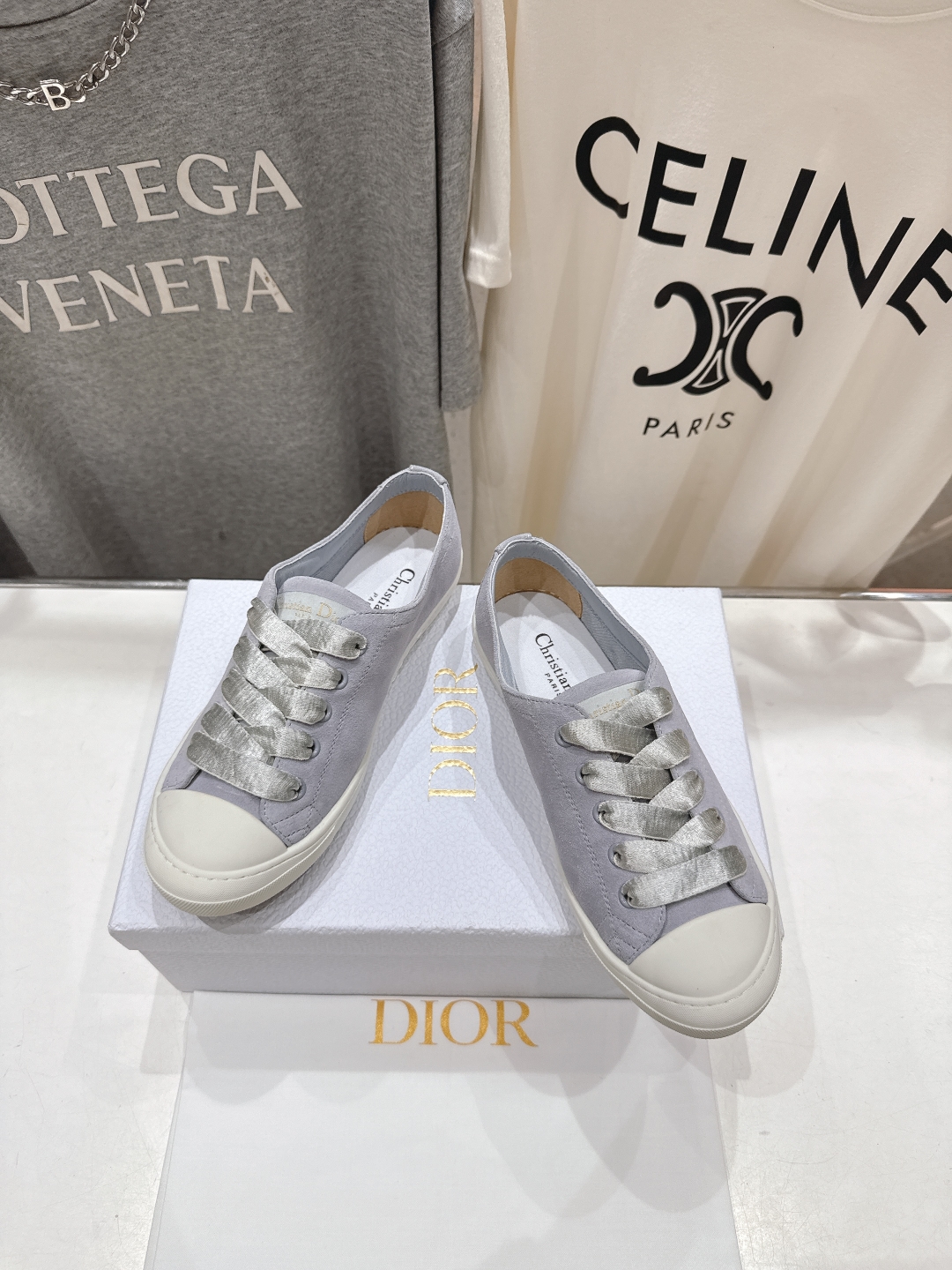 高版本出厂
  Dior/迪奥D家2025ss新款系带真丝帆布鞋休闲鞋
原版购入开发 做货 这款真丝面休