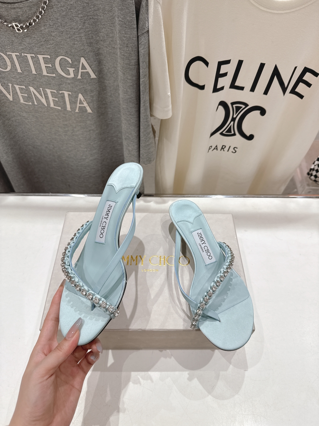 高版本出厂
  JIMMY CHOO*｜JC/吉米周2025ss新款简约夹脚高跟鞋拖鞋

原版套楦，完美