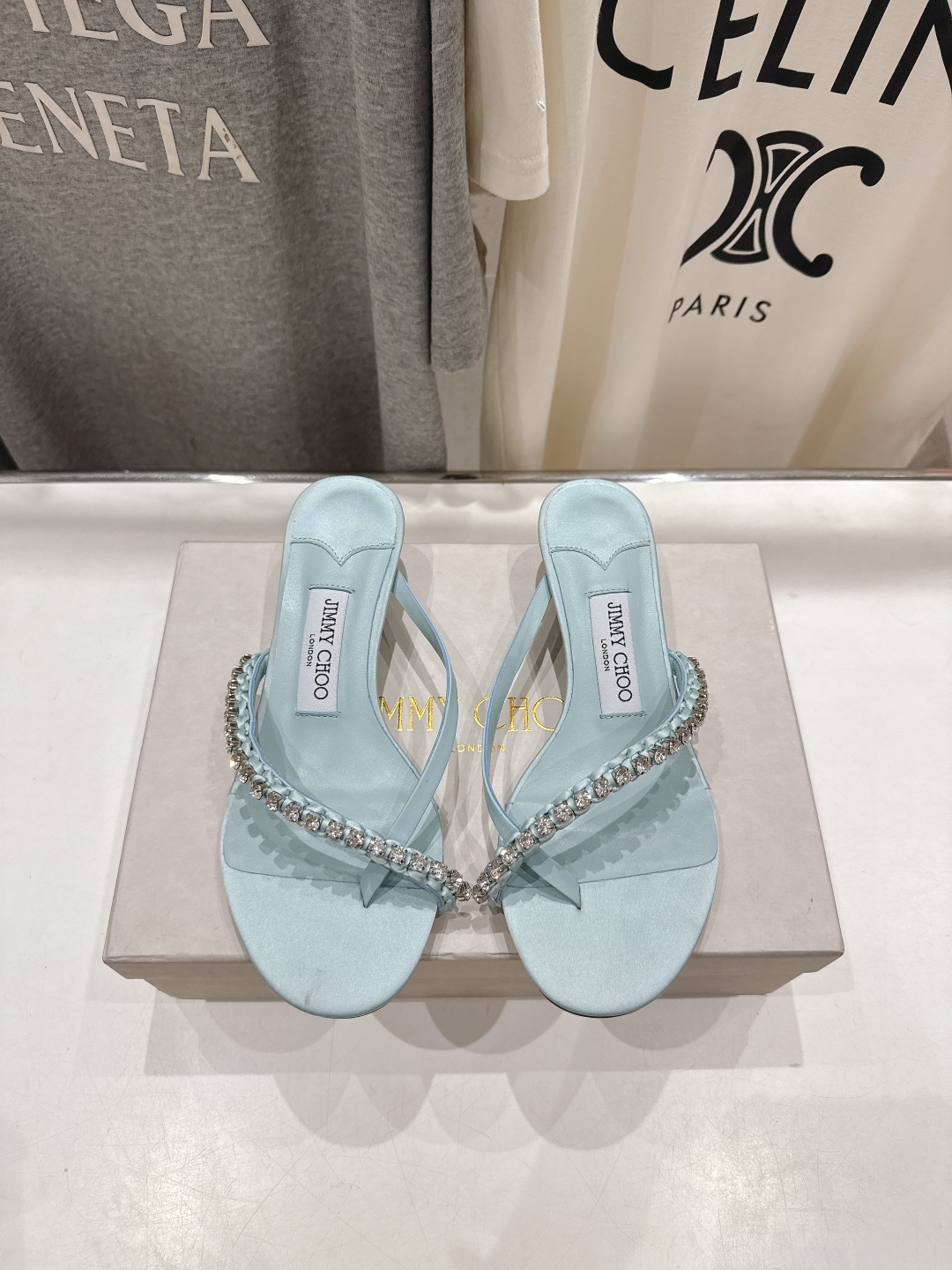 高版本出厂
  JIMMY CHOO*｜JC/吉米周2025ss新款简约夹脚高跟鞋拖鞋

原版套楦，完美