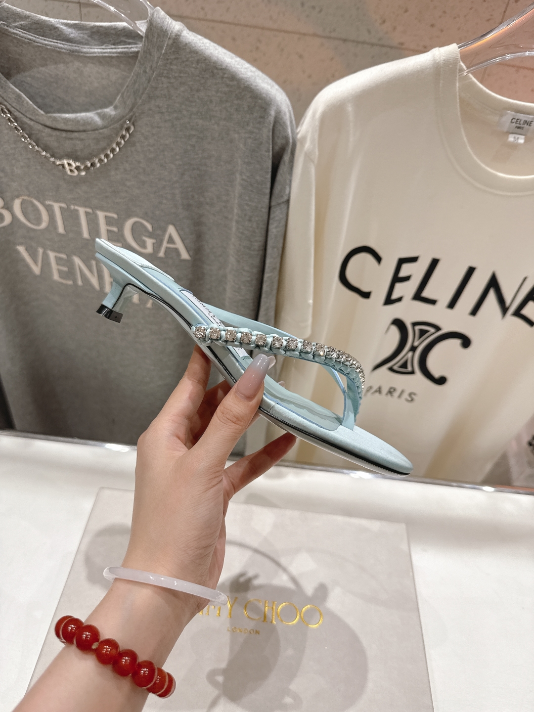 高版本出厂
  JIMMY CHOO*｜JC/吉米周2025ss新款简约夹脚高跟鞋拖鞋

原版套楦，完美