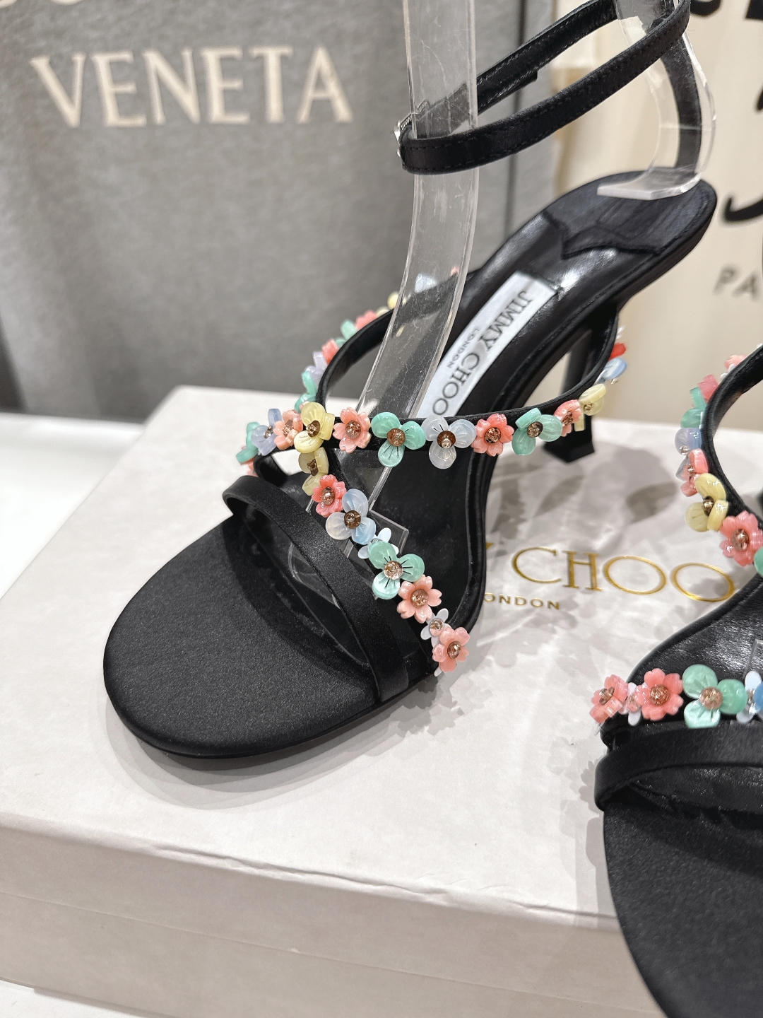高版本出厂
  JIMMY CHOO*｜JC/吉米周2025ss新款简约仙女风高跟鞋凉鞋

原版套楦，完