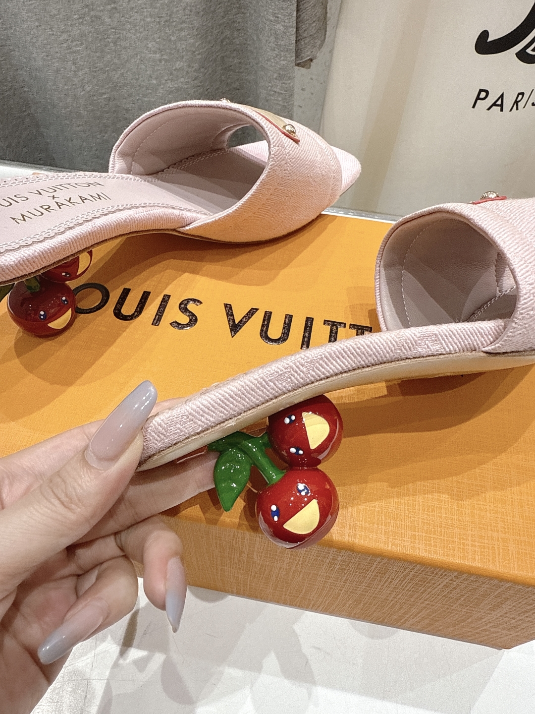 高版本出厂
  Louis Vuitton ss25 new arrival LV驴牌夏季新品高跟拖鞋系