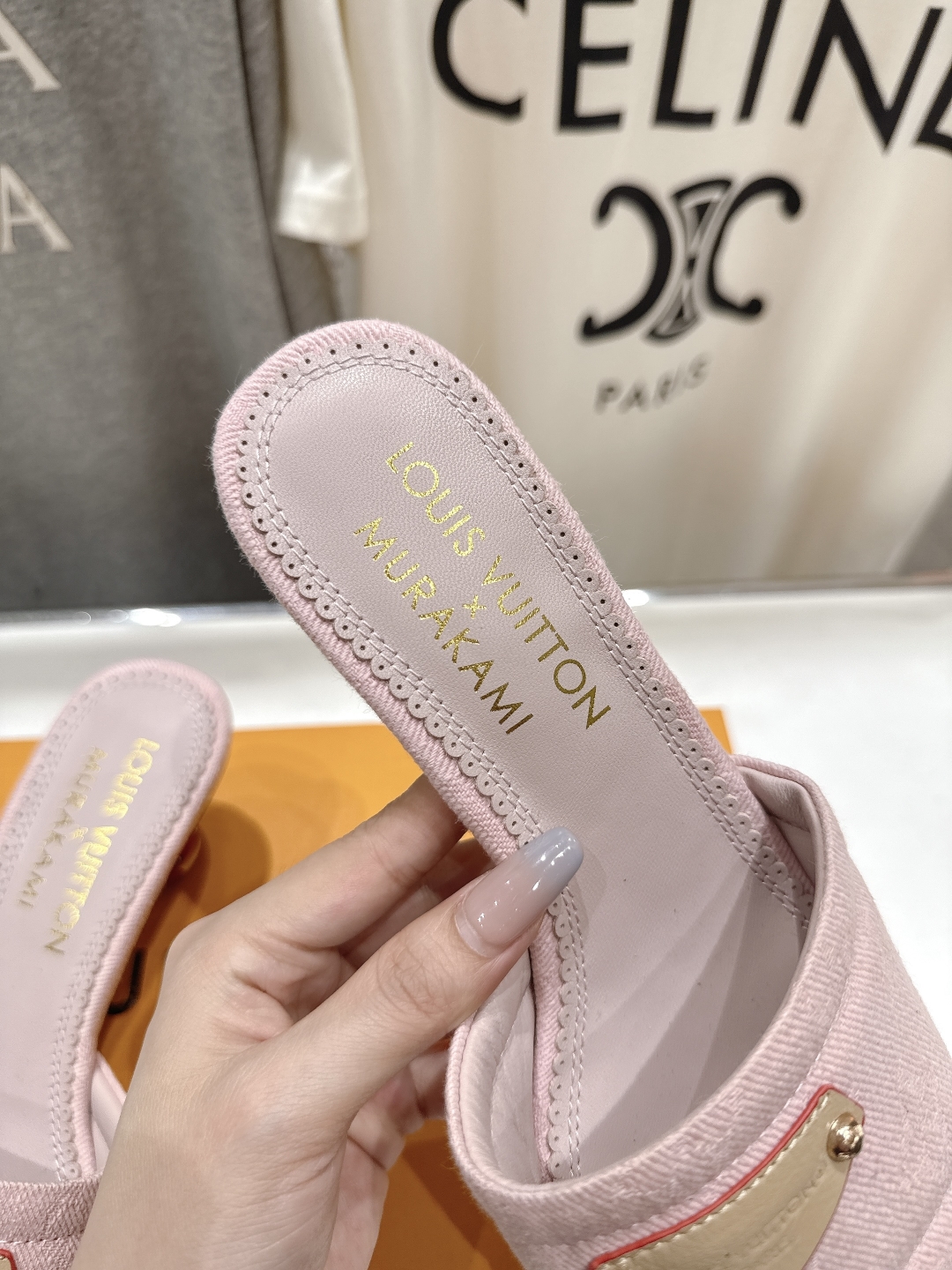 高版本出厂
  Louis Vuitton ss25 new arrival LV驴牌夏季新品高跟拖鞋系