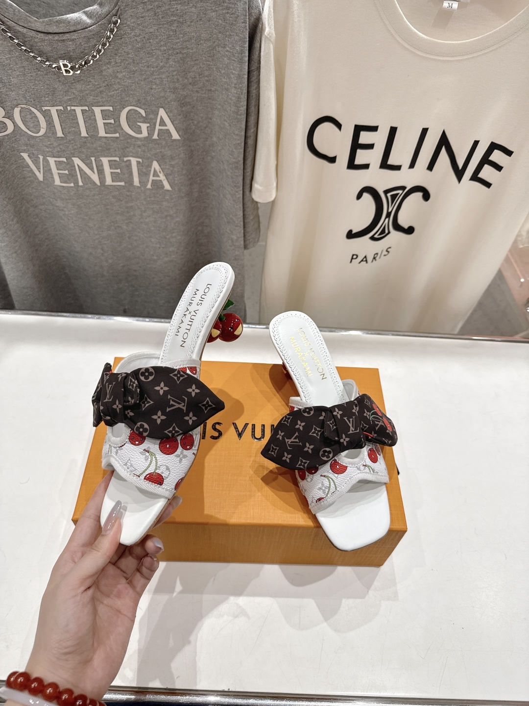 高版本出厂
  Louis Vuitton ss25 new arrival LV驴牌夏季新品蝴蝶结高跟