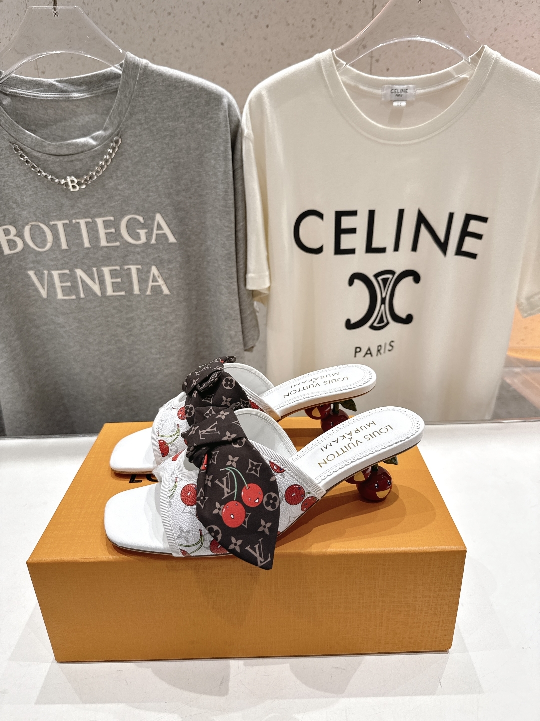 高版本出厂
  Louis Vuitton ss25 new arrival LV驴牌夏季新品蝴蝶结高跟