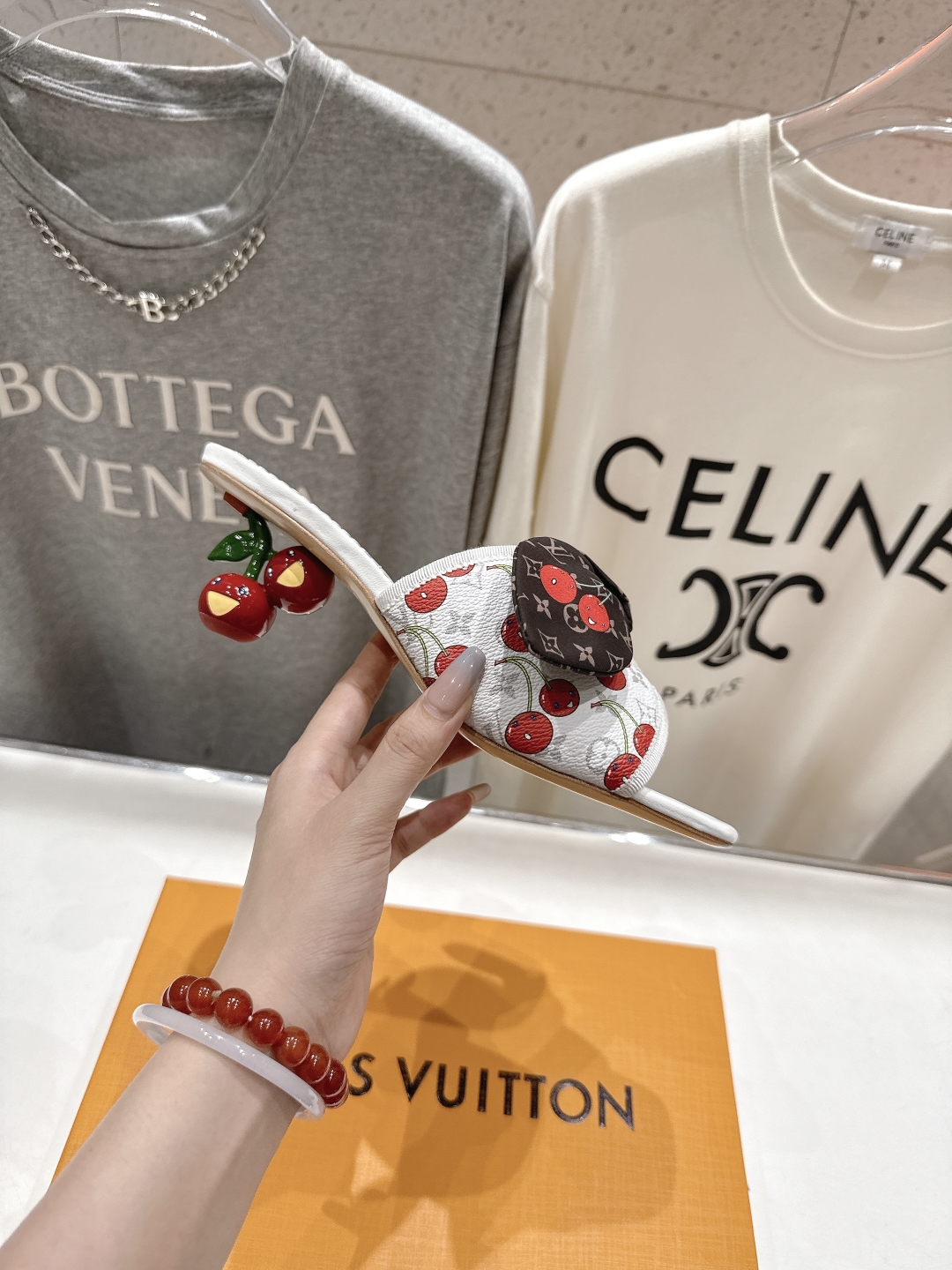 高版本出厂
  Louis Vuitton ss25 new arrival LV驴牌夏季新品蝴蝶结高跟