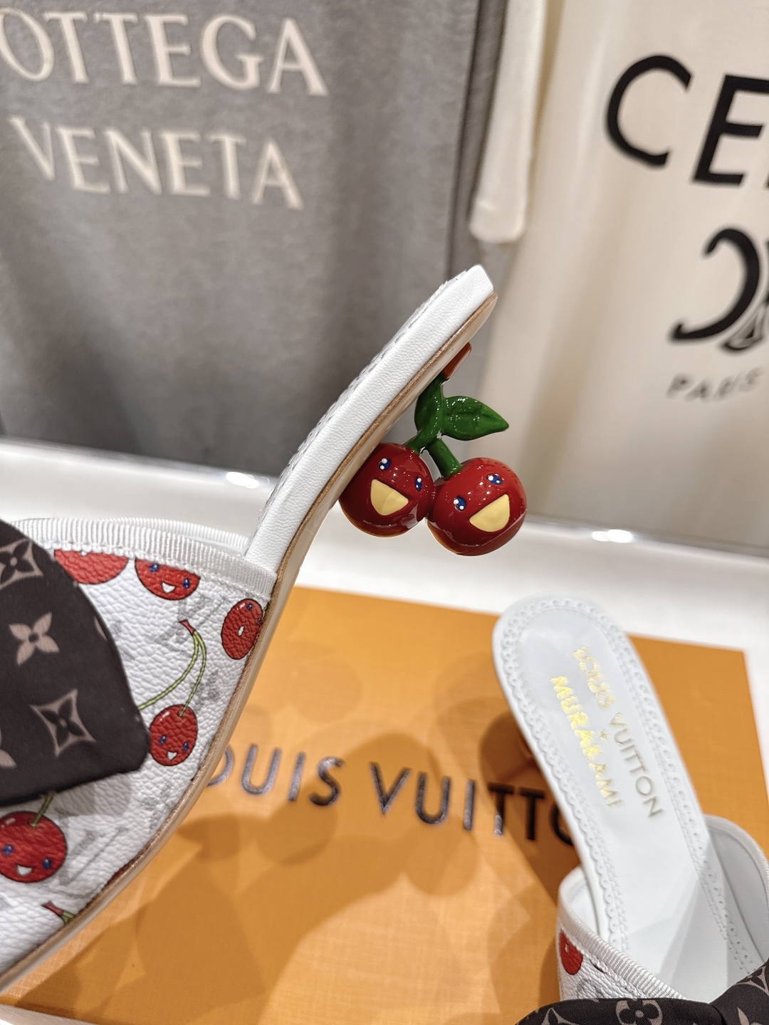 高版本出厂
  Louis Vuitton ss25 new arrival LV驴牌夏季新品蝴蝶结高跟