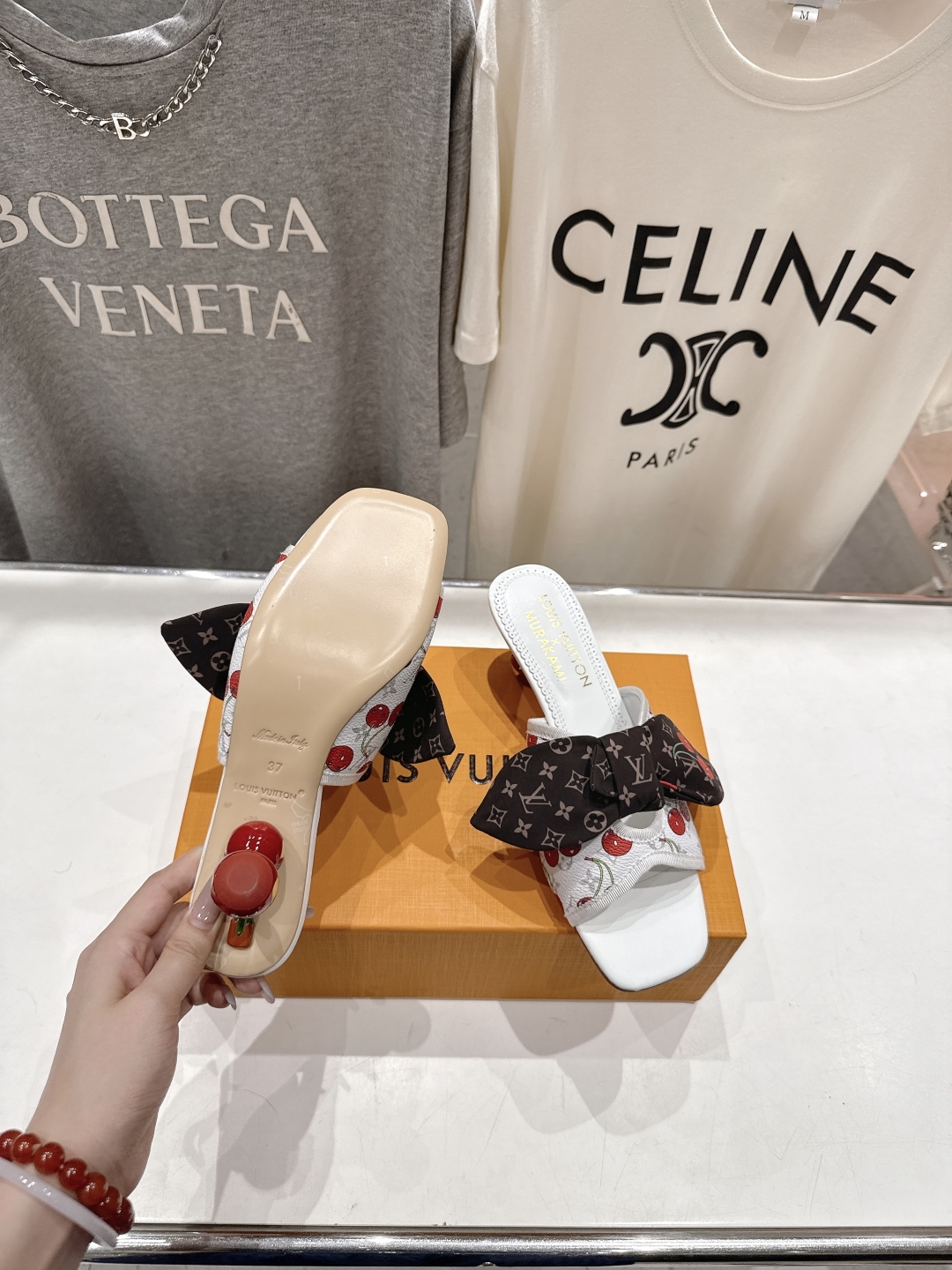 高版本出厂
  Louis Vuitton ss25 new arrival LV驴牌夏季新品蝴蝶结高跟
