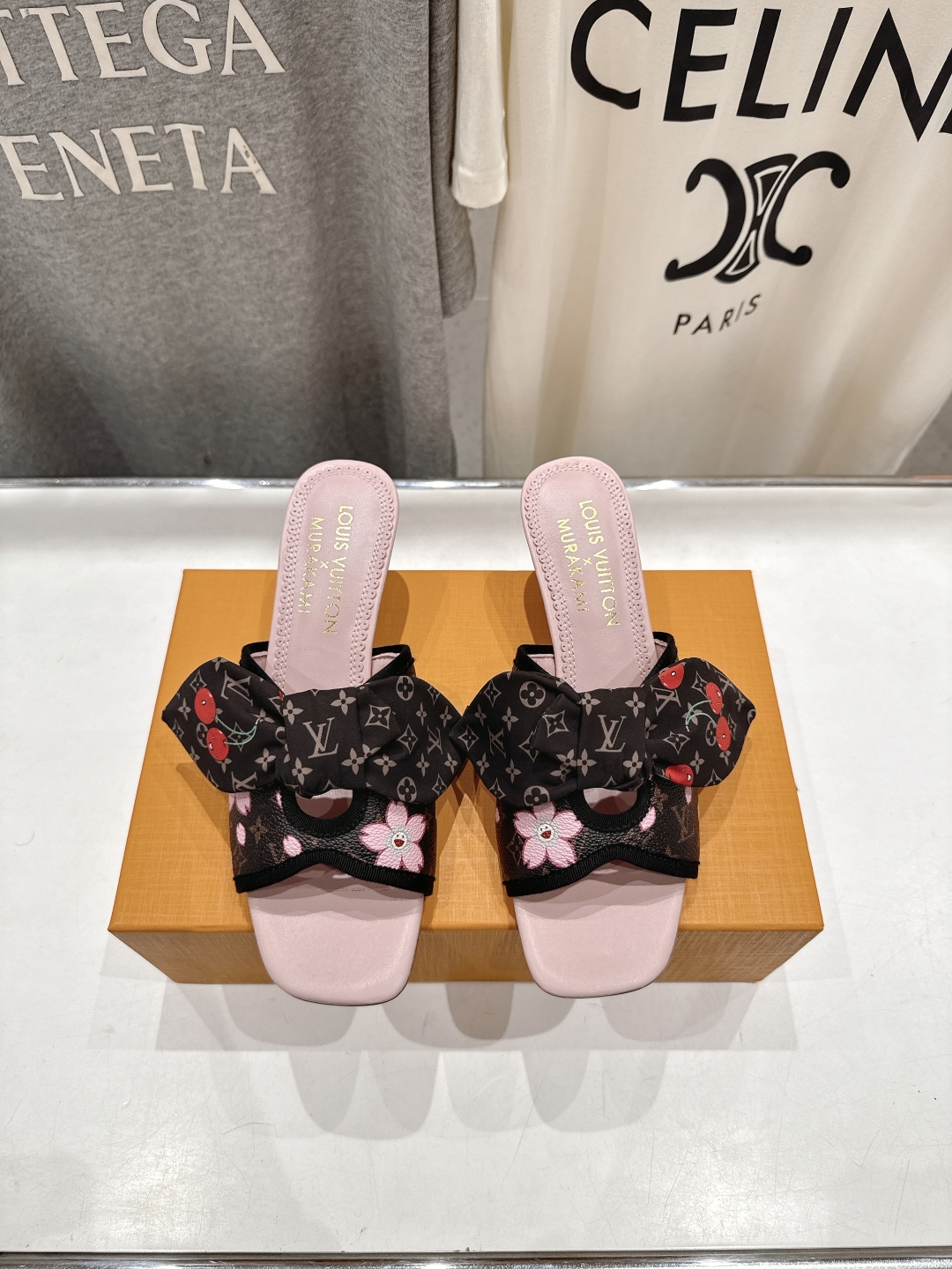 高版本出厂
  Louis Vuitton ss25 new arrival LV驴牌夏季新品蝴蝶结高跟