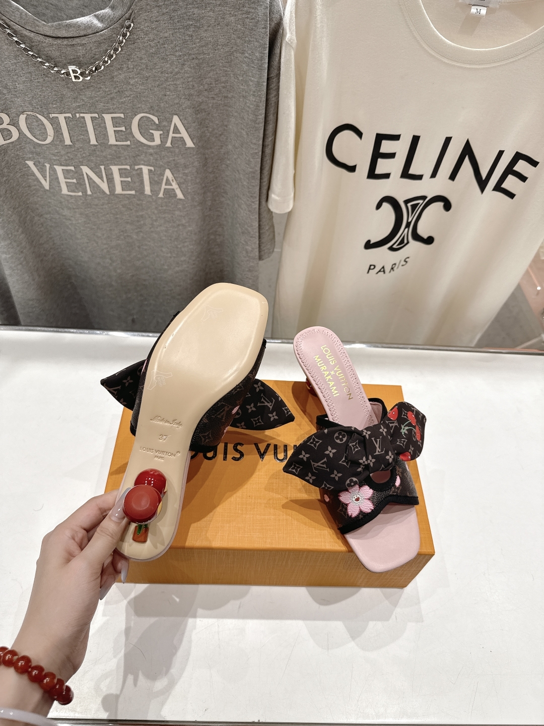 高版本出厂
  Louis Vuitton ss25 new arrival LV驴牌夏季新品蝴蝶结高跟