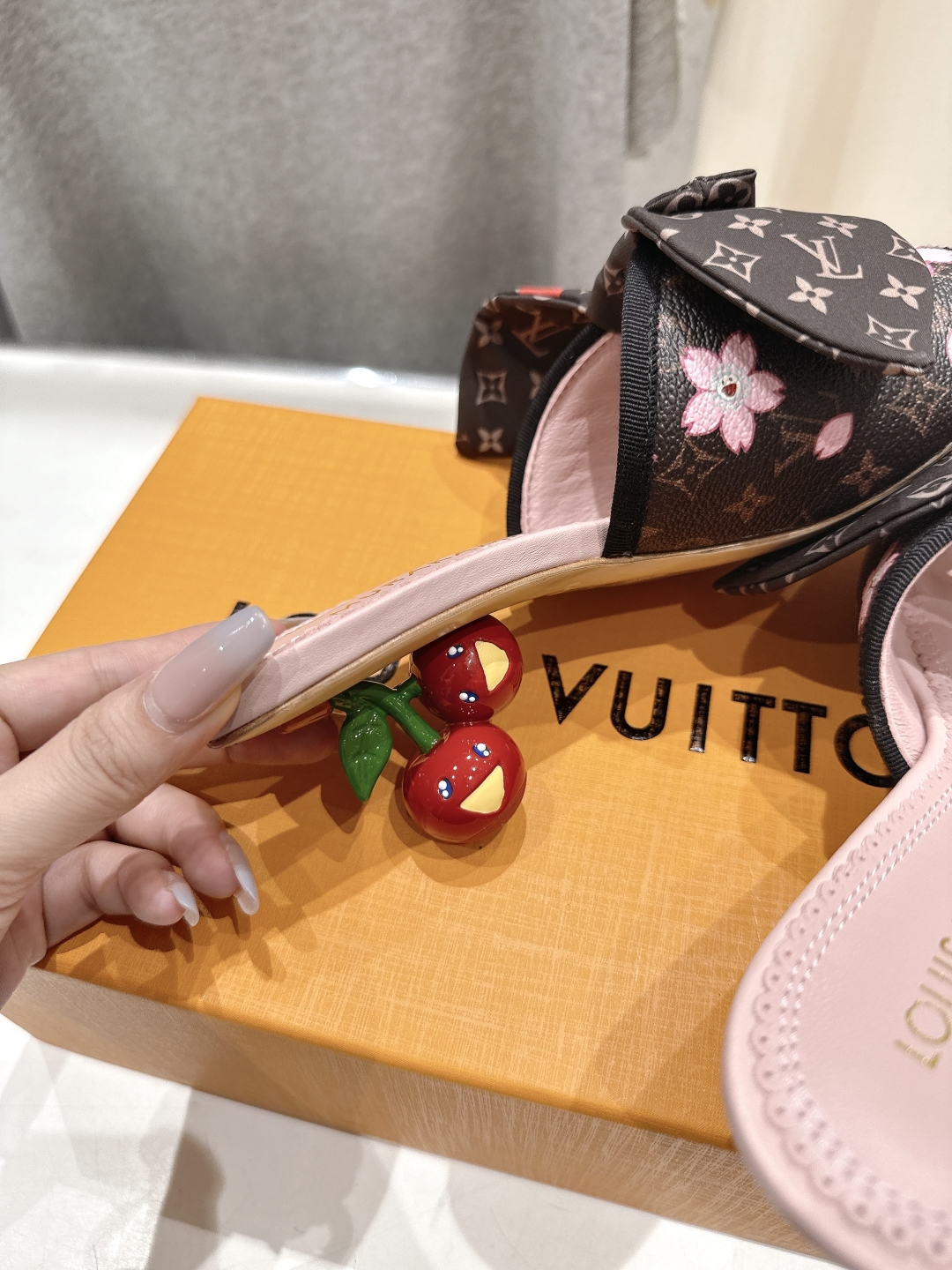 高版本出厂
  Louis Vuitton ss25 new arrival LV驴牌夏季新品蝴蝶结高跟
