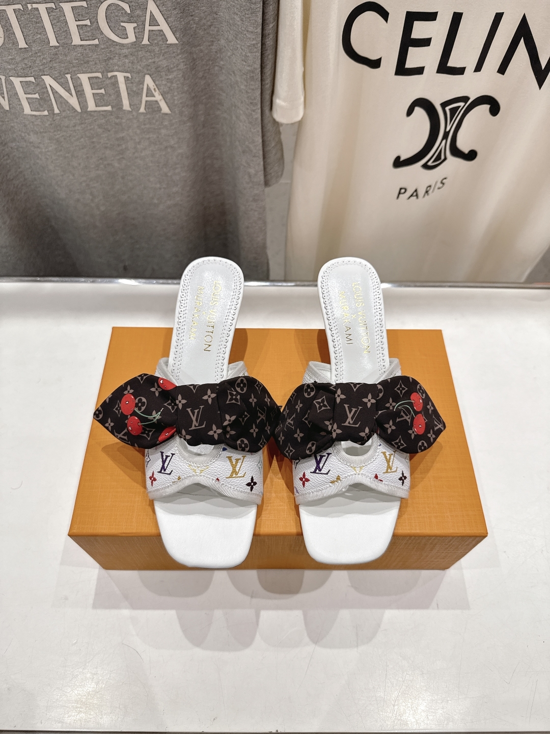 高版本出厂
  Louis Vuitton ss25 new arrival LV驴牌夏季新品蝴蝶结高跟