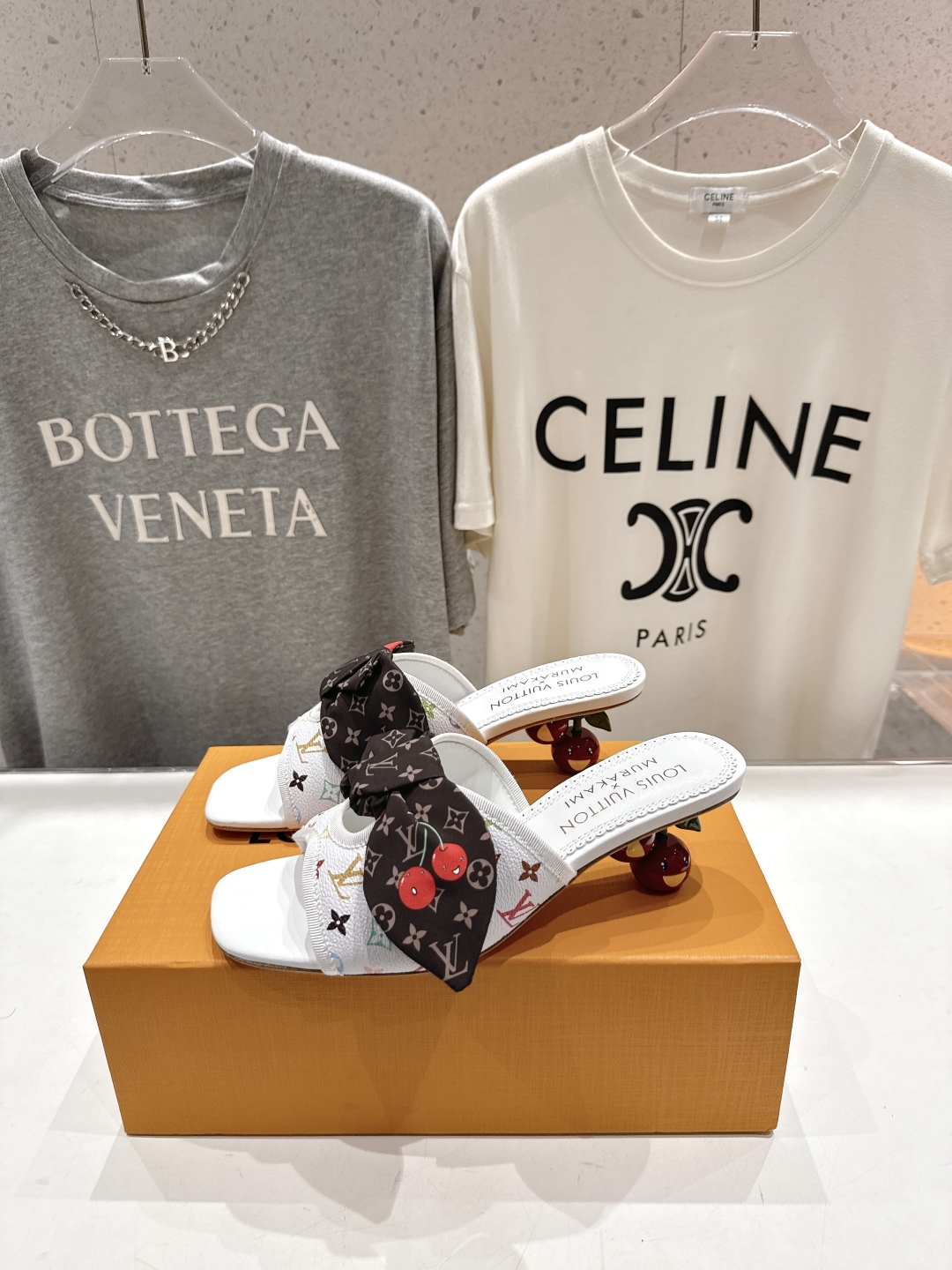 高版本出厂
  Louis Vuitton ss25 new arrival LV驴牌夏季新品蝴蝶结高跟