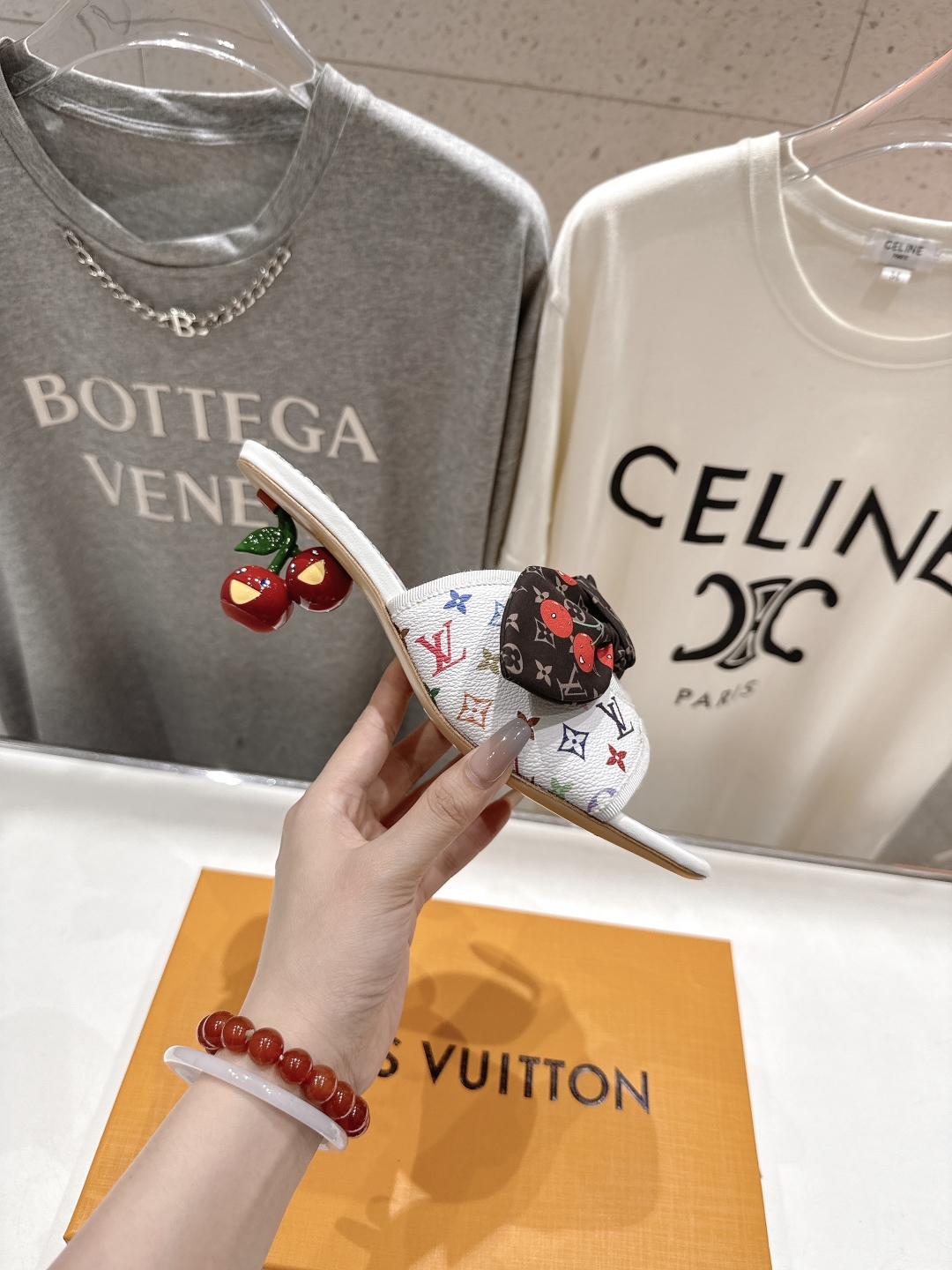 高版本出厂
  Louis Vuitton ss25 new arrival LV驴牌夏季新品蝴蝶结高跟