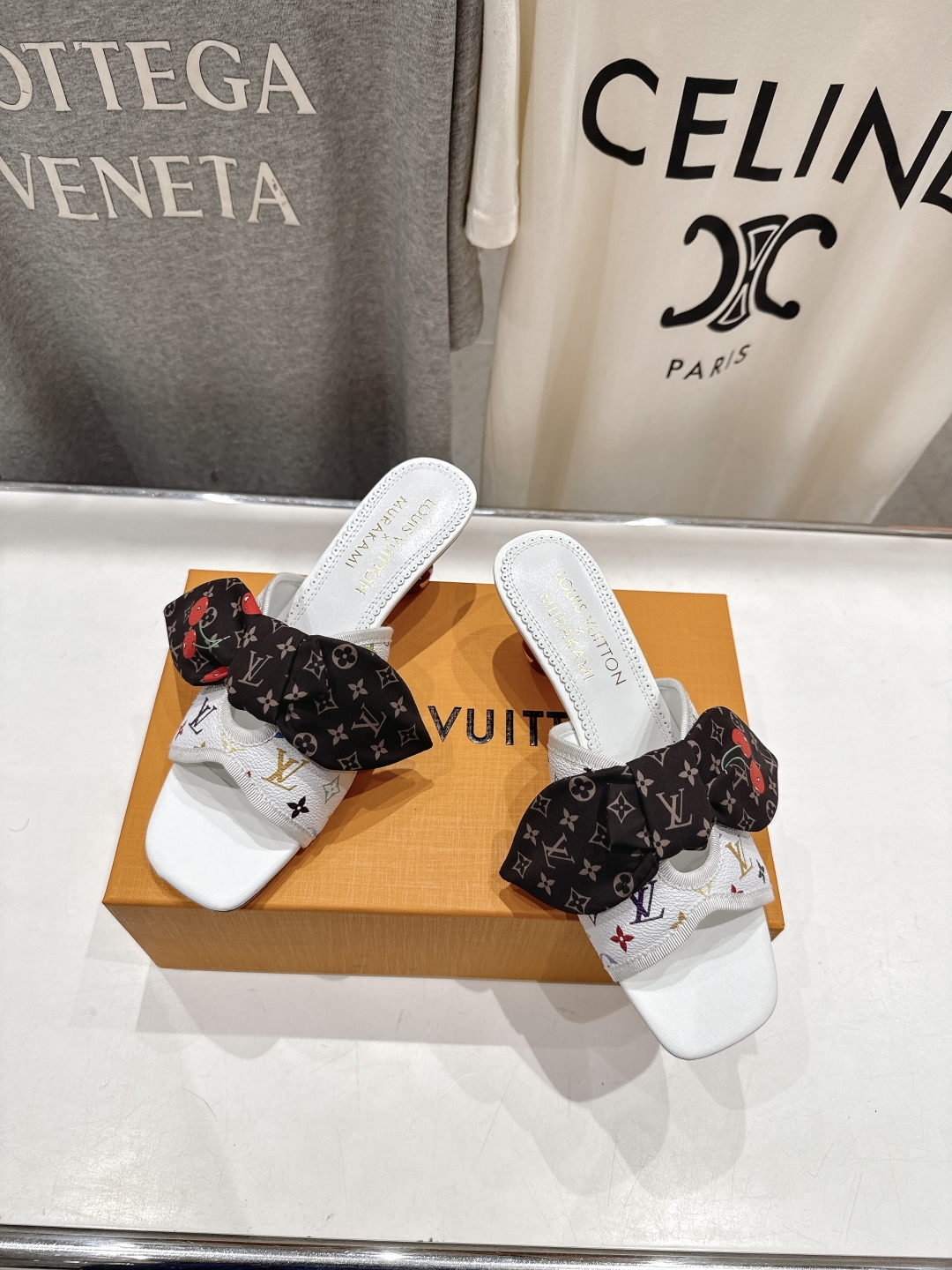 高版本出厂
  Louis Vuitton ss25 new arrival LV驴牌夏季新品蝴蝶结高跟