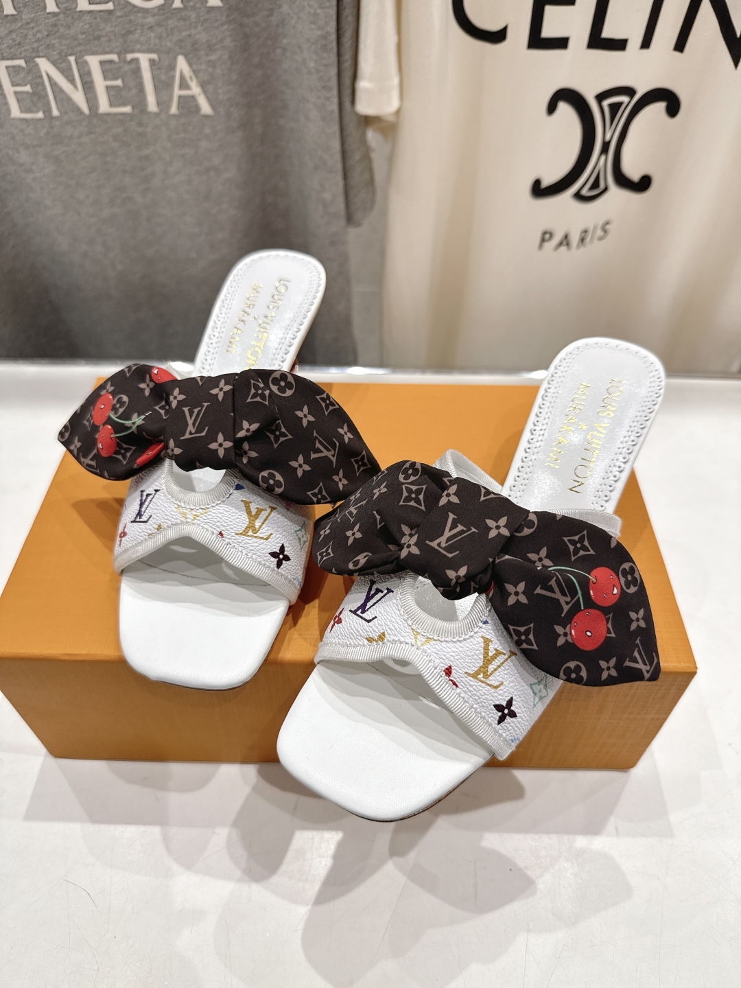 高版本出厂
  Louis Vuitton ss25 new arrival LV驴牌夏季新品蝴蝶结高跟