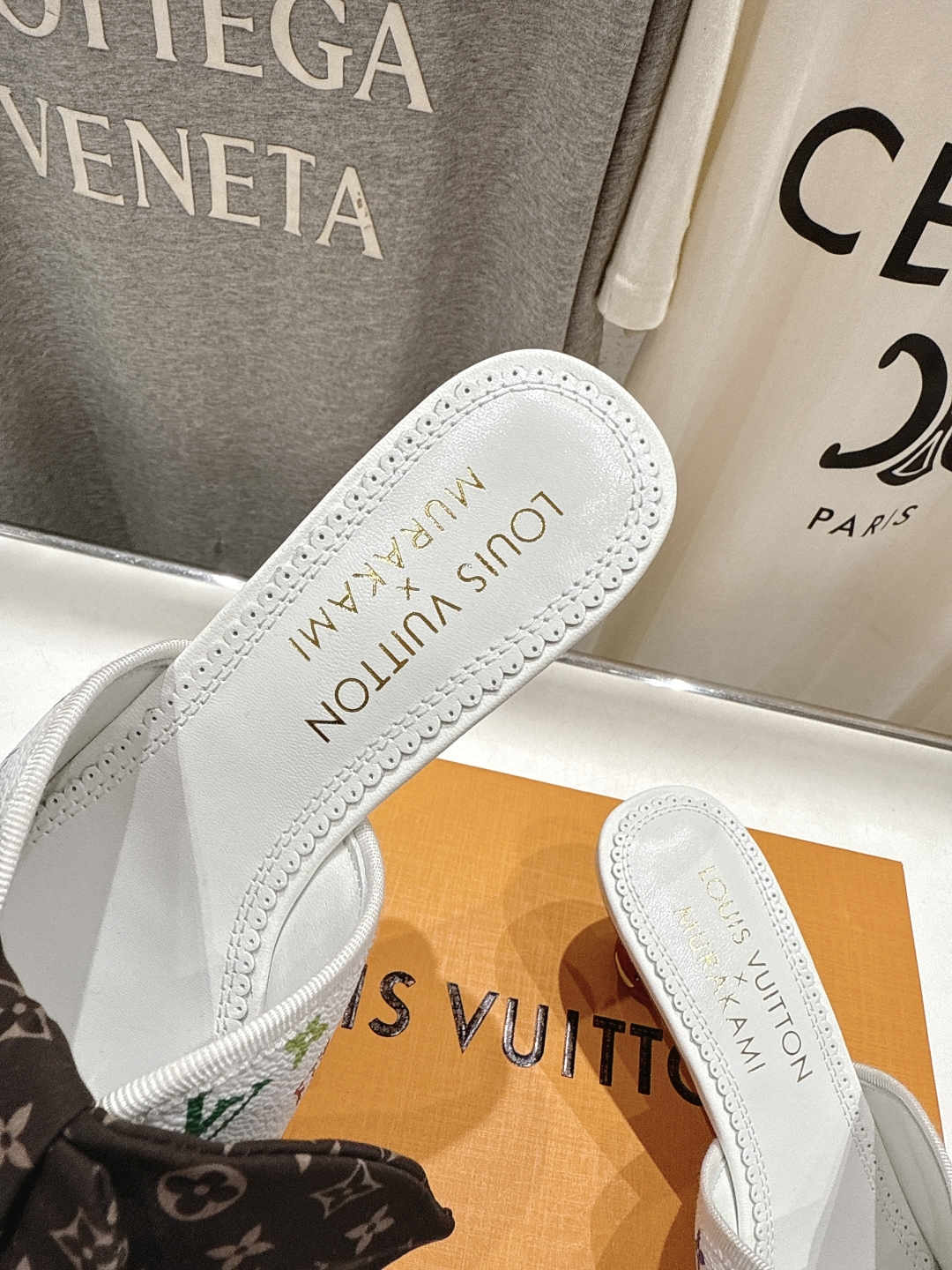 高版本出厂
  Louis Vuitton ss25 new arrival LV驴牌夏季新品蝴蝶结高跟