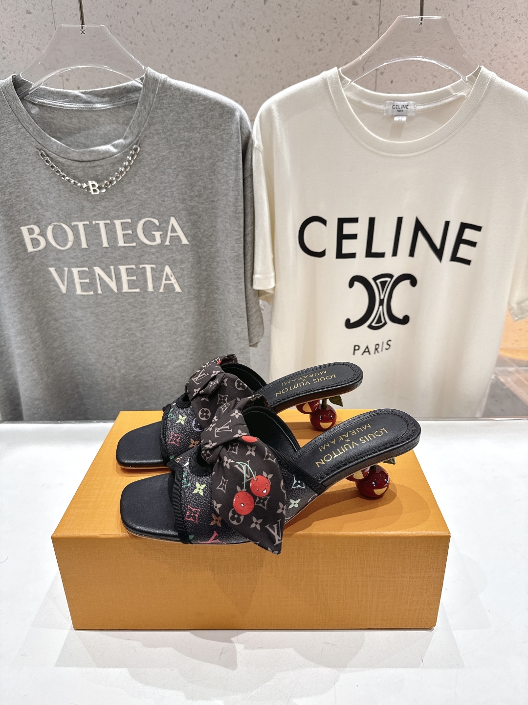 高版本出厂
  Louis Vuitton ss25 new arrival LV驴牌夏季新品蝴蝶结高跟