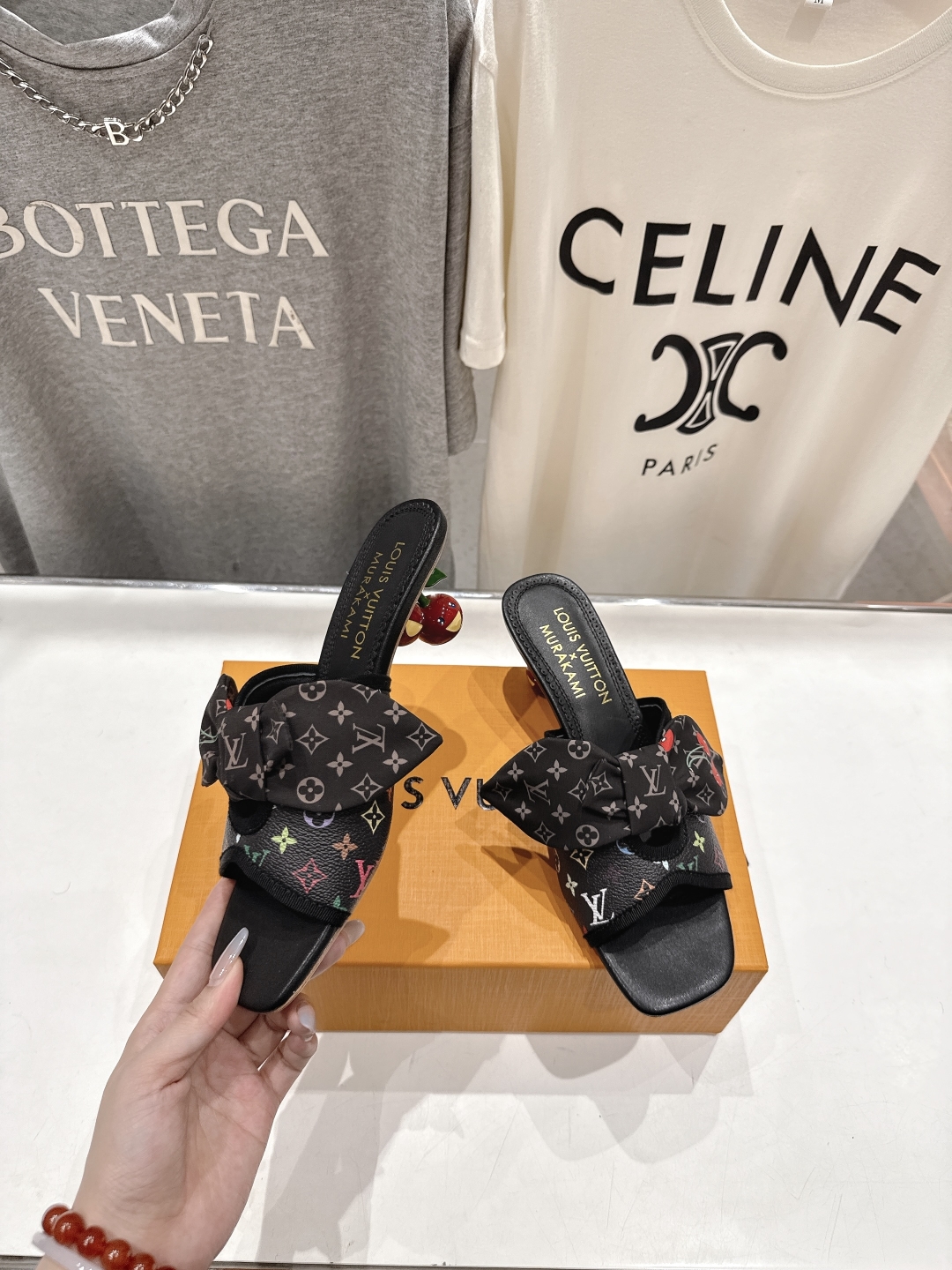 高版本出厂
  Louis Vuitton ss25 new arrival LV驴牌夏季新品蝴蝶结高跟