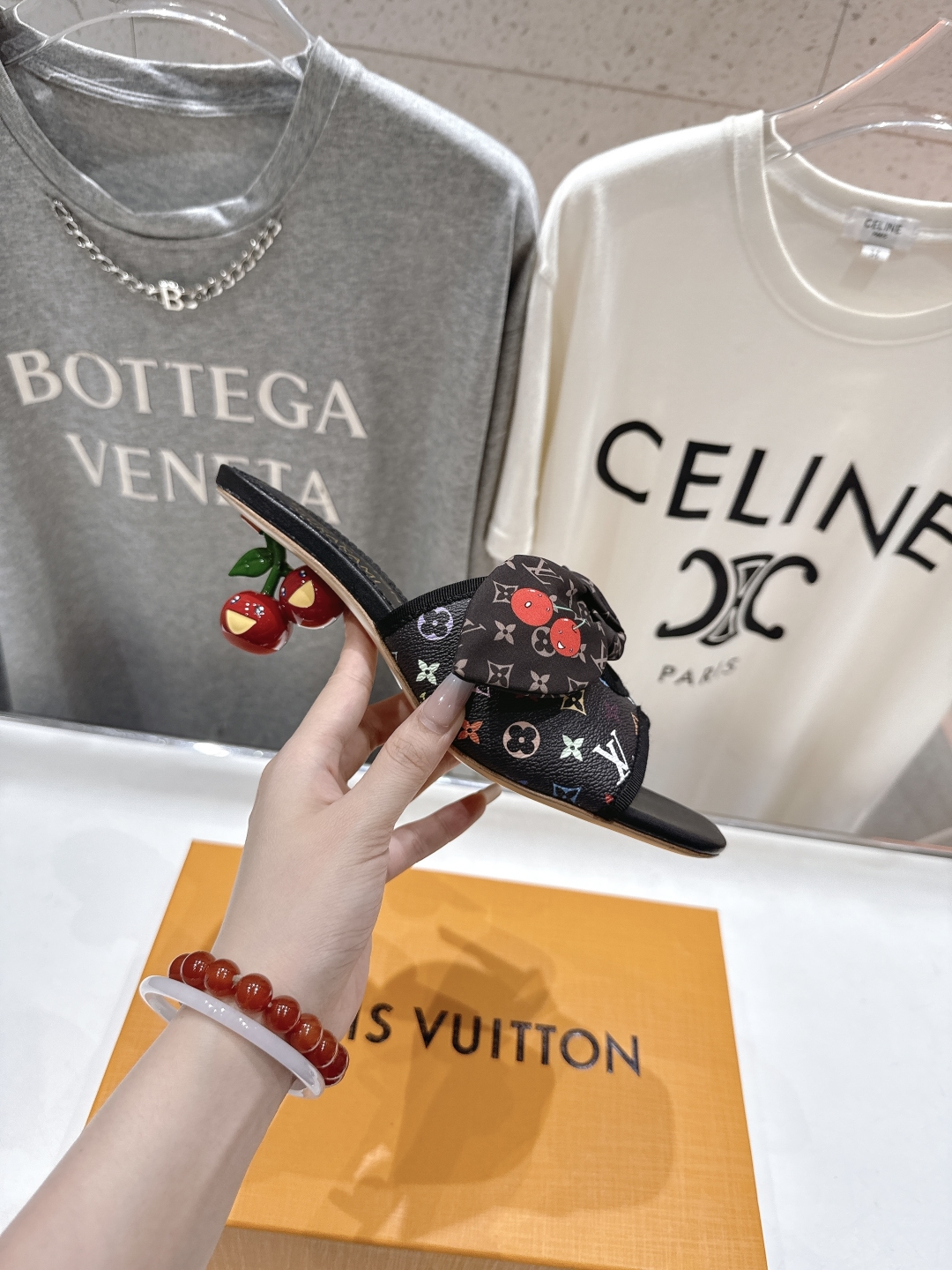 高版本出厂
  Louis Vuitton ss25 new arrival LV驴牌夏季新品蝴蝶结高跟