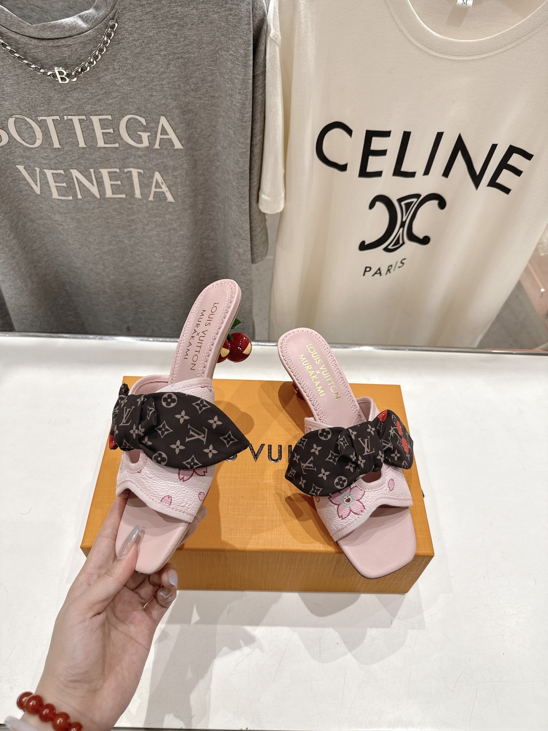 高版本出厂
  Louis Vuitton ss25 new arrival LV驴牌夏季新品蝴蝶结高跟