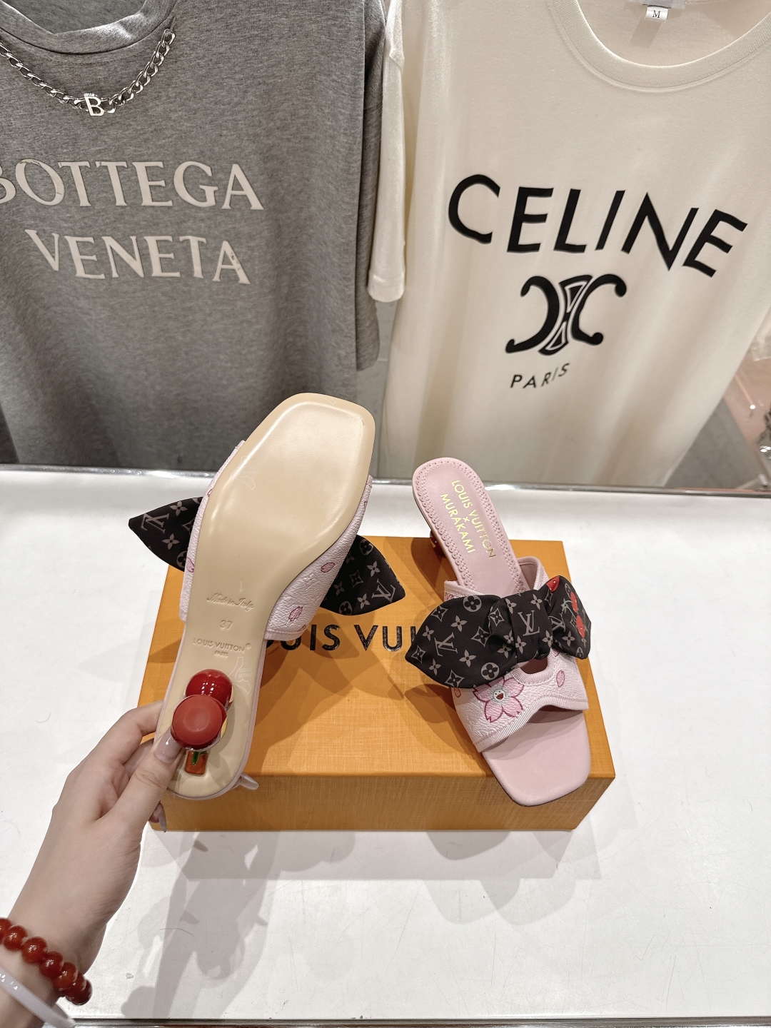 高版本出厂
  Louis Vuitton ss25 new arrival LV驴牌夏季新品蝴蝶结高跟