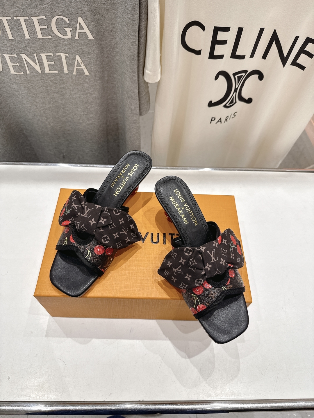 高版本出厂
  Louis Vuitton ss25 new arrival LV驴牌夏季新品蝴蝶结高跟